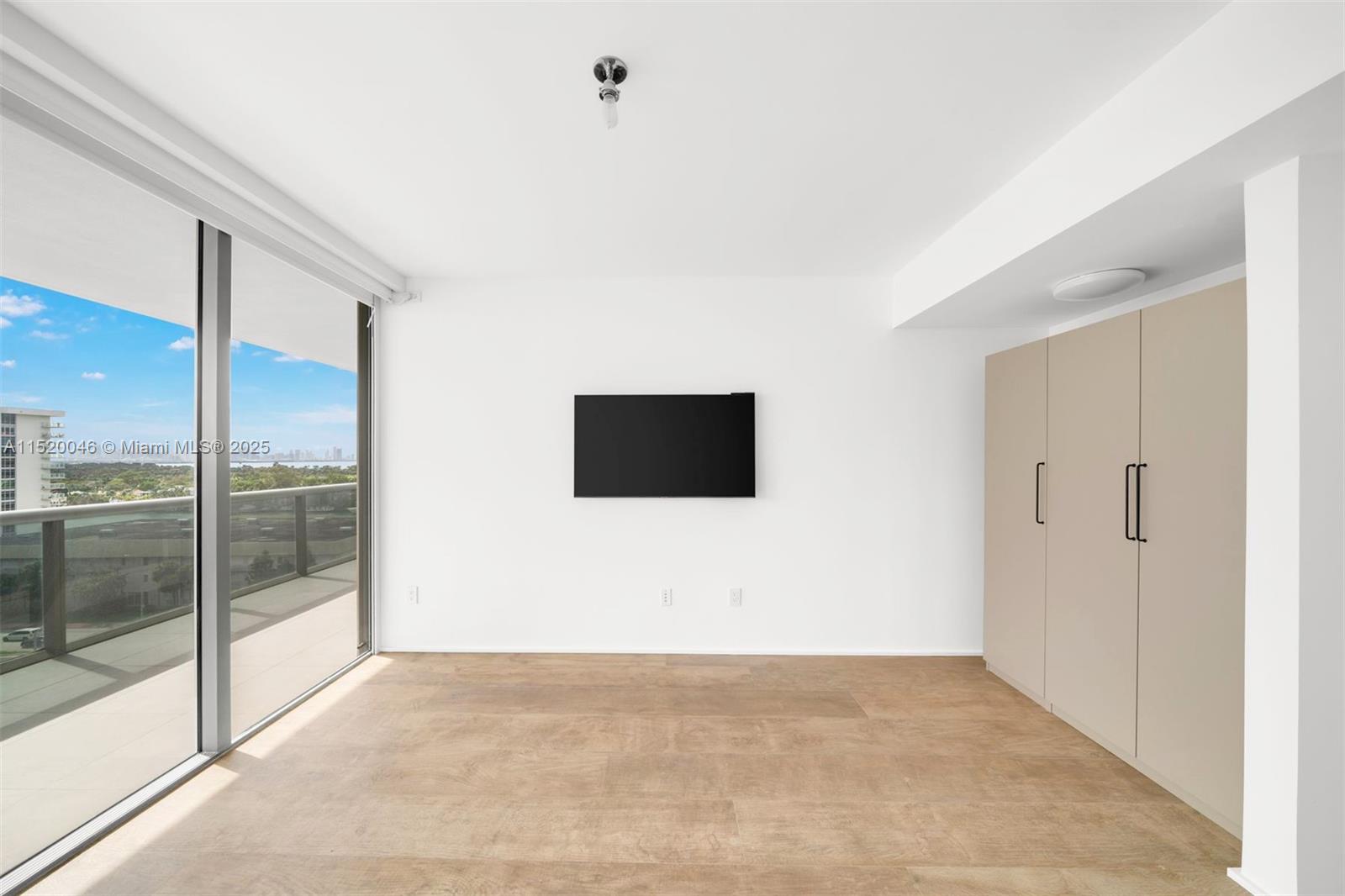 MEI CONDO - Residential