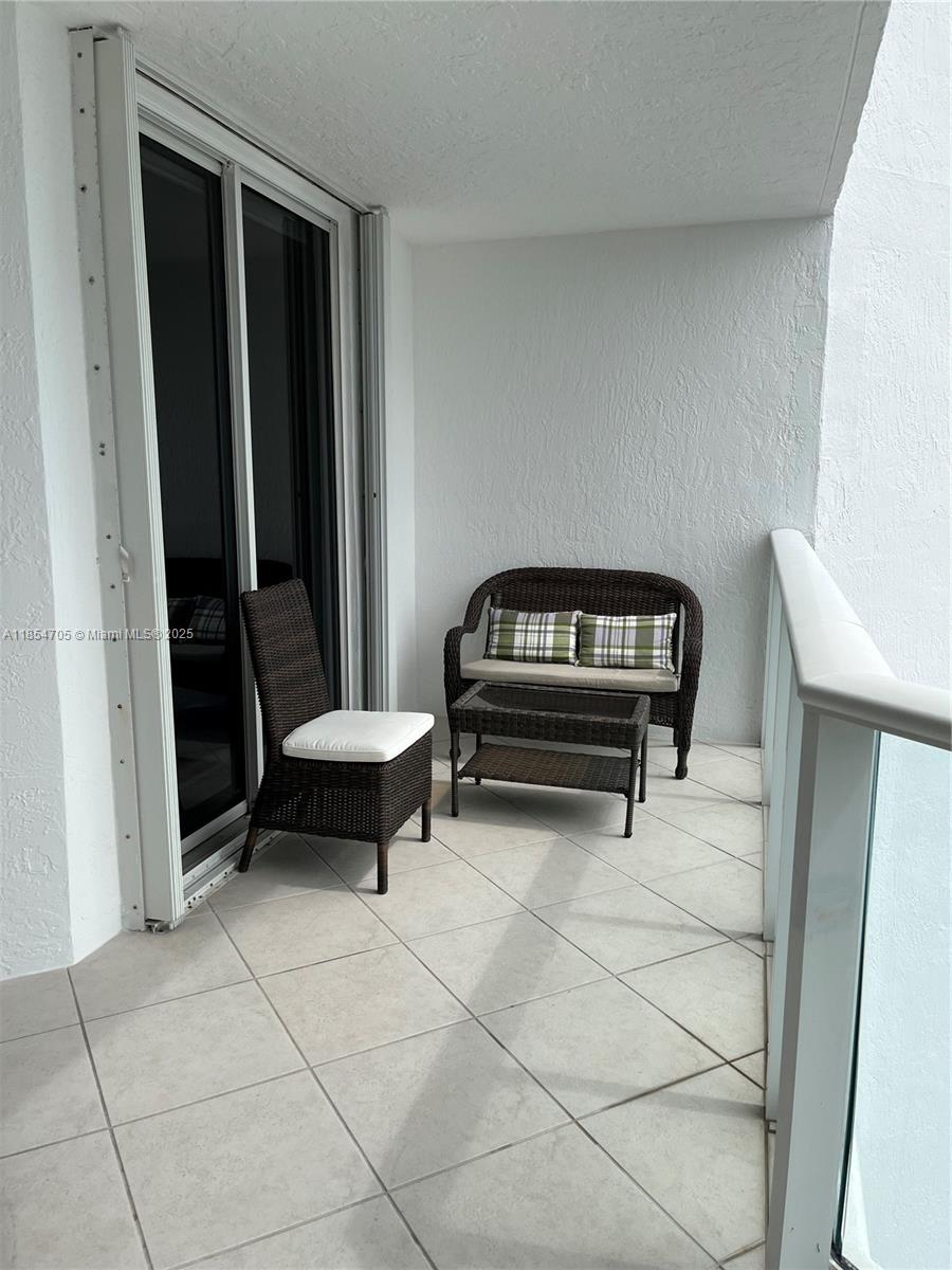 16485 Collins Ave 2538