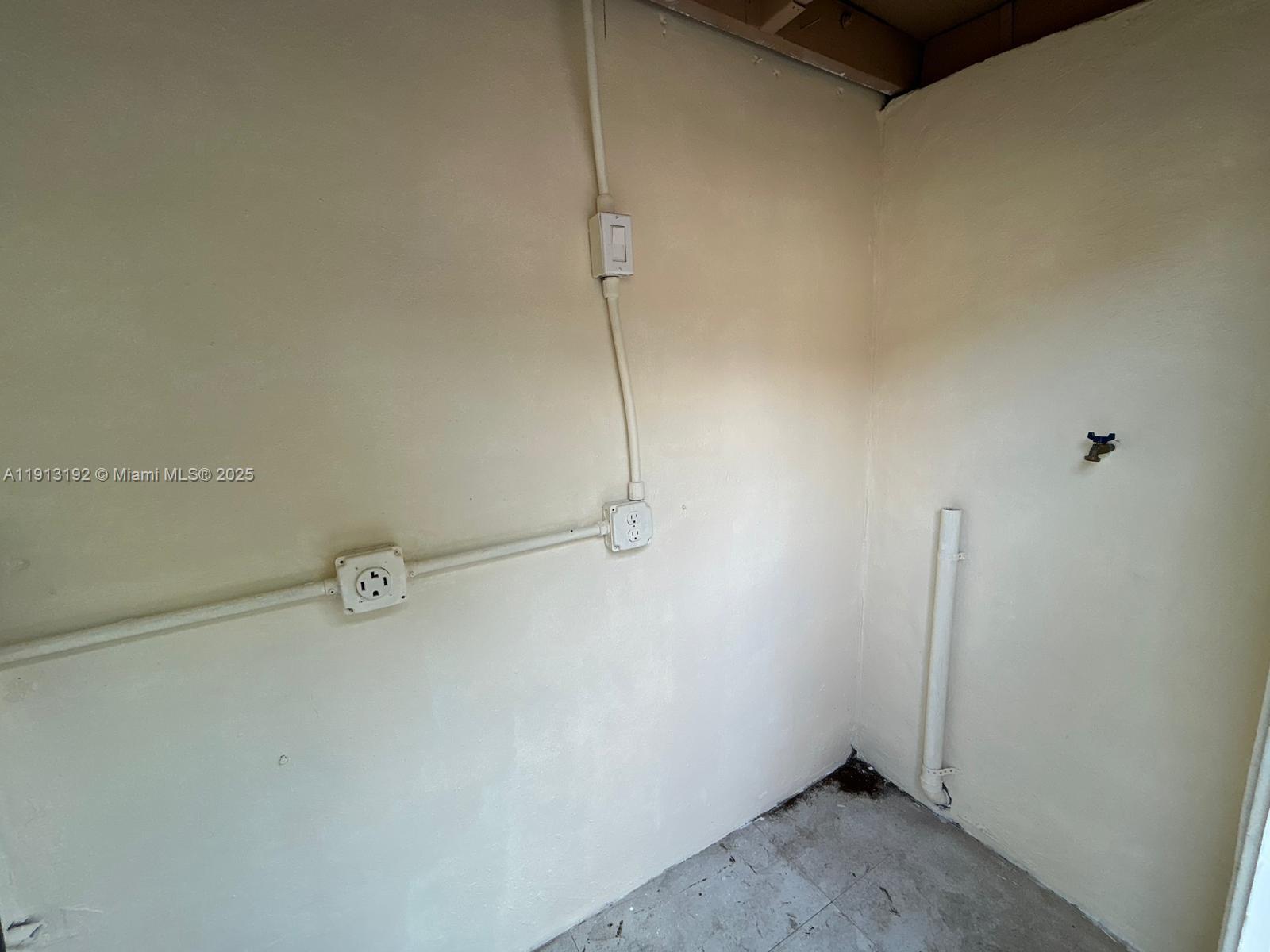 SUN-TAN VILL SEC 5 - Residential Lease