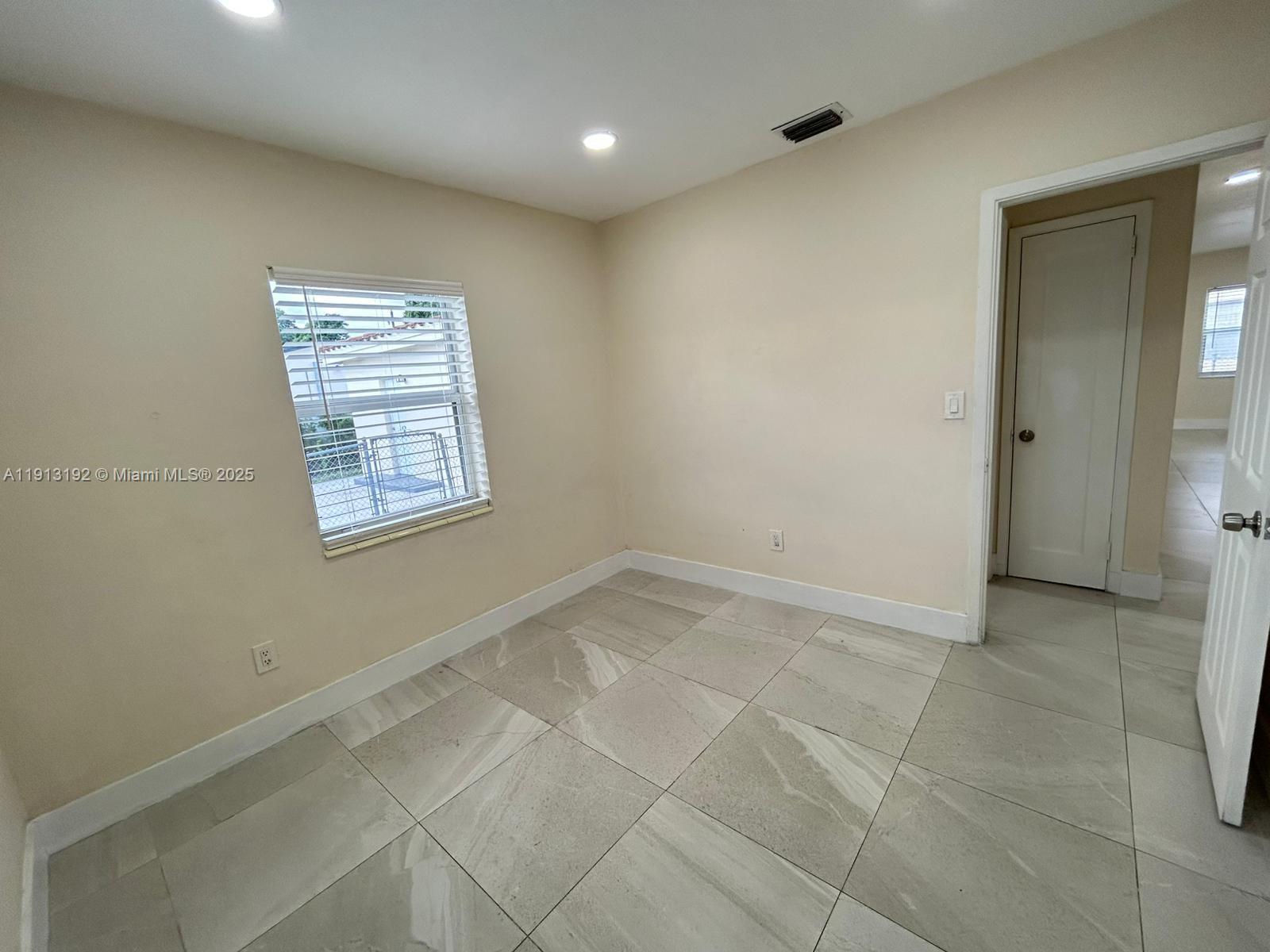 SUN-TAN VILL SEC 5 - Residential Lease