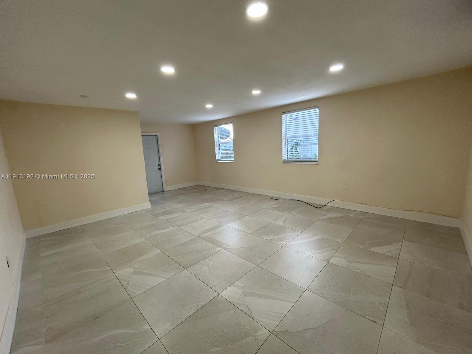 SUN-TAN VILL SEC 5 - Residential Lease