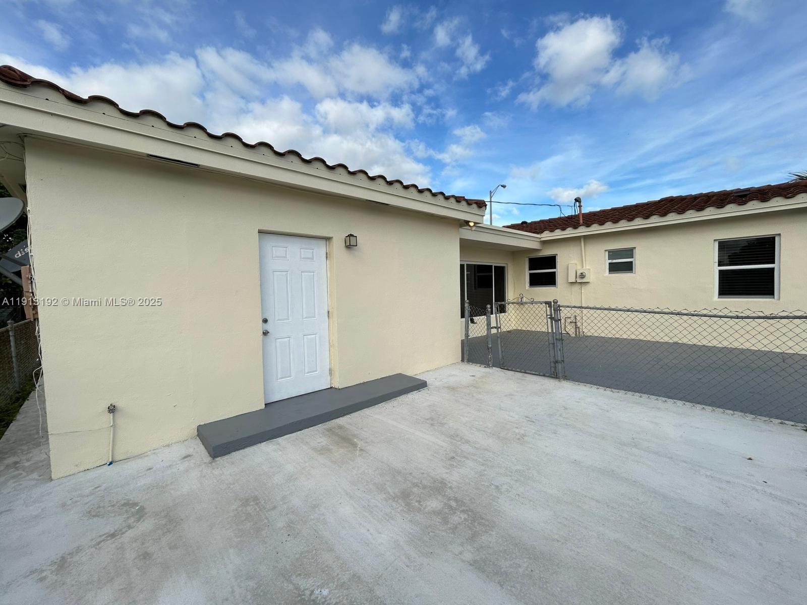 SUN-TAN VILL SEC 5 - Residential Lease