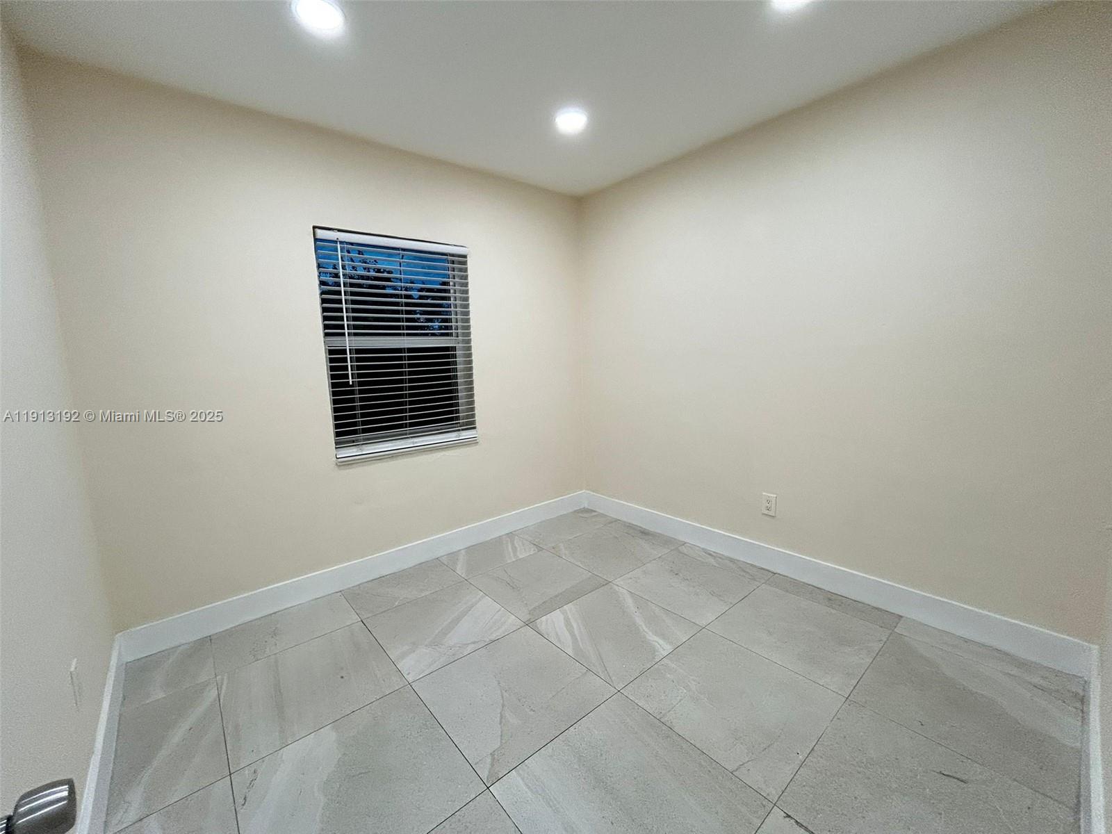 SUN-TAN VILL SEC 5 - Residential Lease