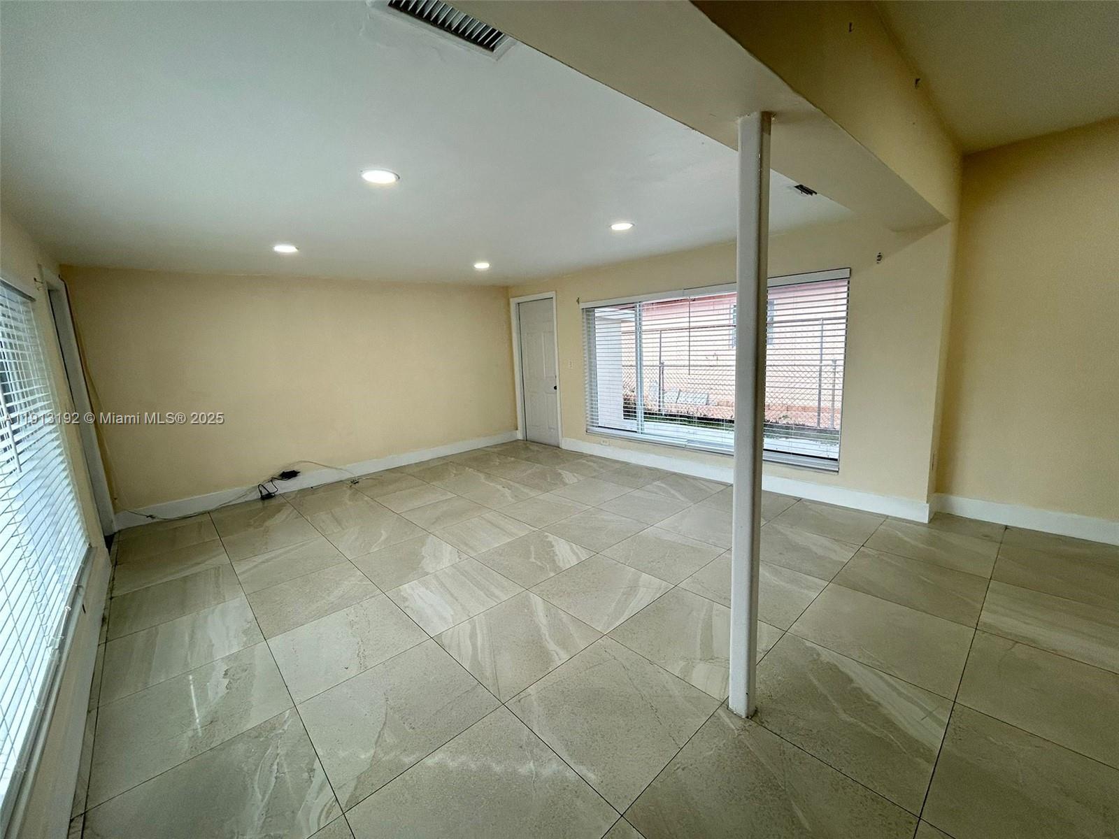 SUN-TAN VILL SEC 5 - Residential Lease