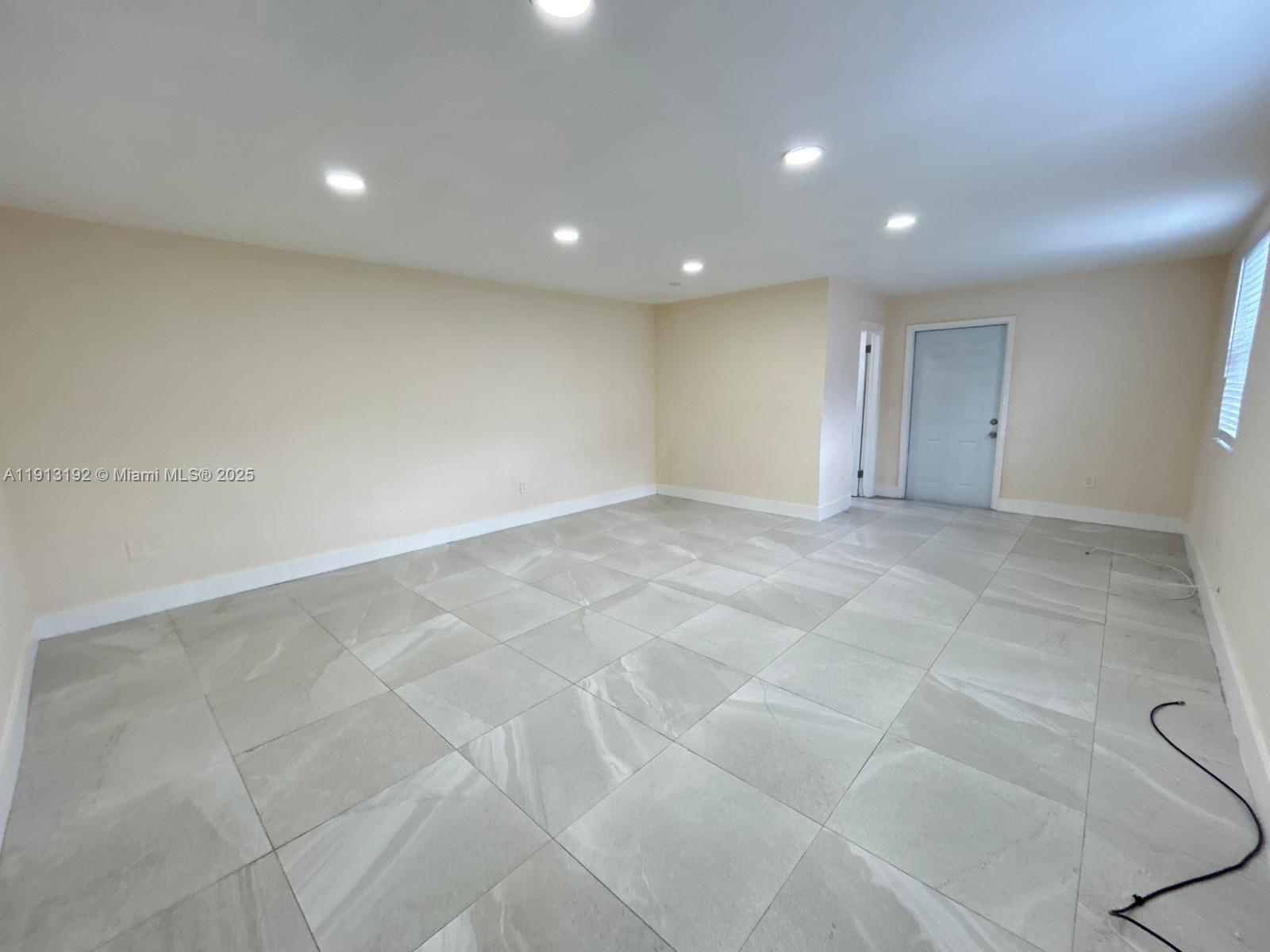 SUN-TAN VILL SEC 5 - Residential Lease