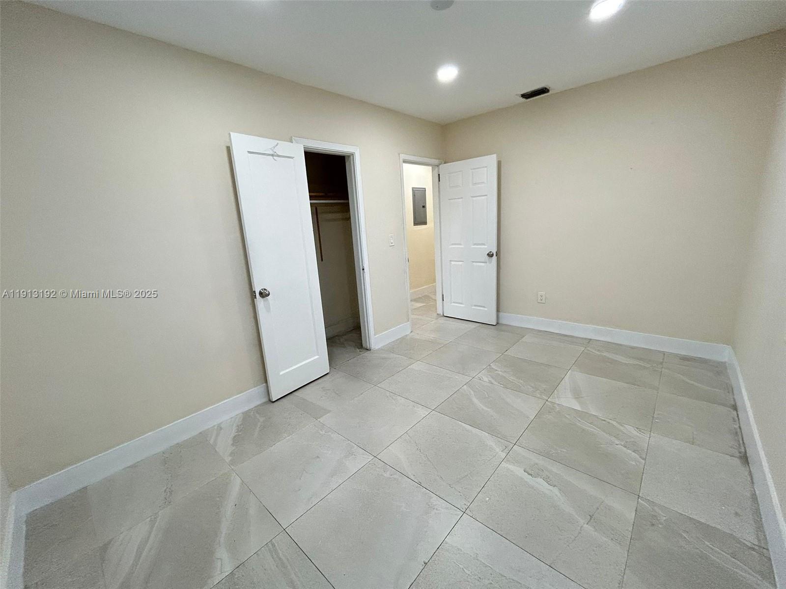 SUN-TAN VILL SEC 5 - Residential Lease