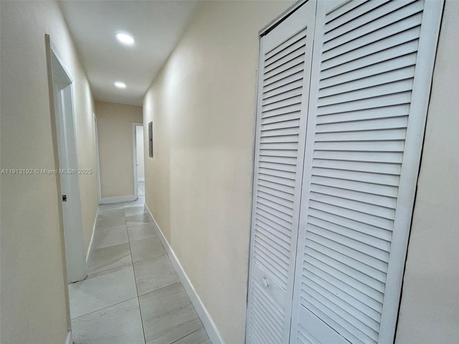 SUN-TAN VILL SEC 5 - Residential Lease