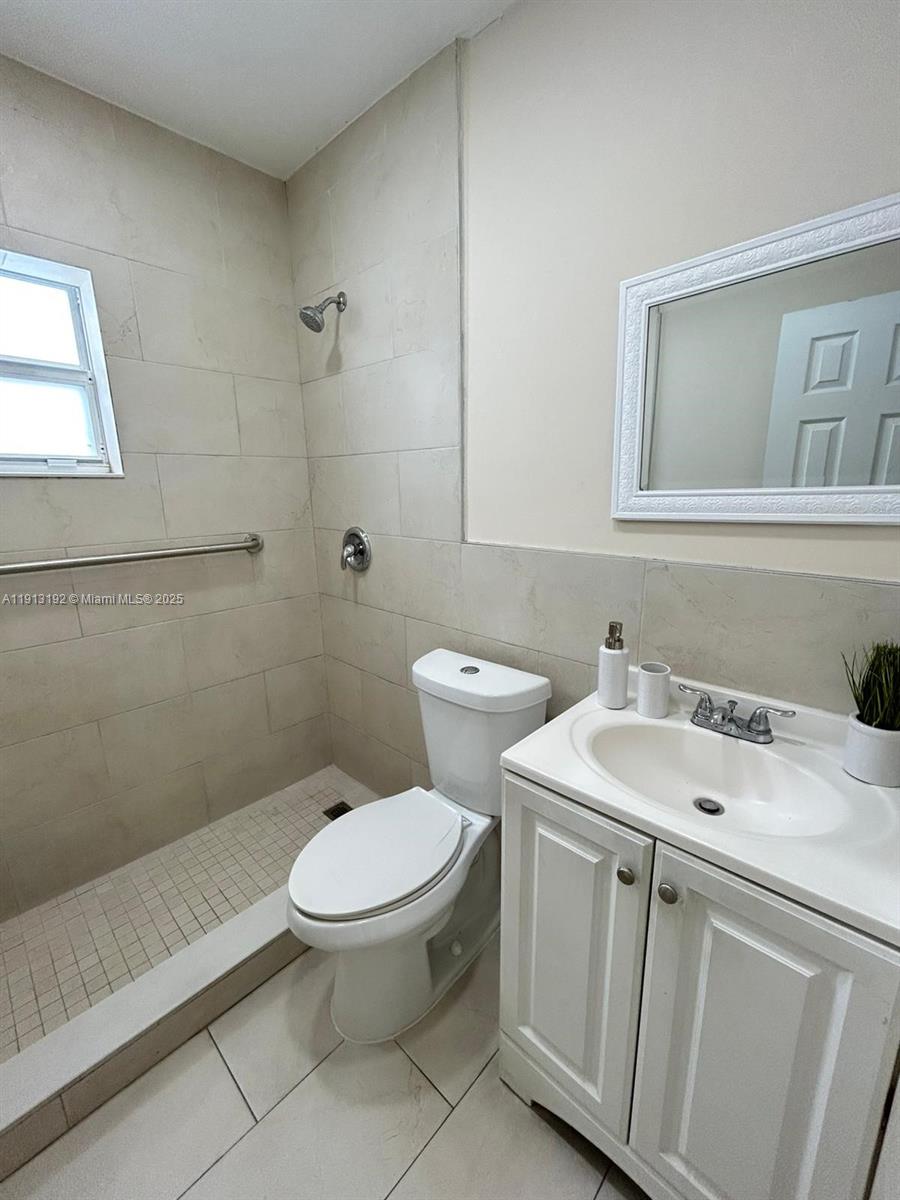 SUN-TAN VILL SEC 5 - Residential Lease