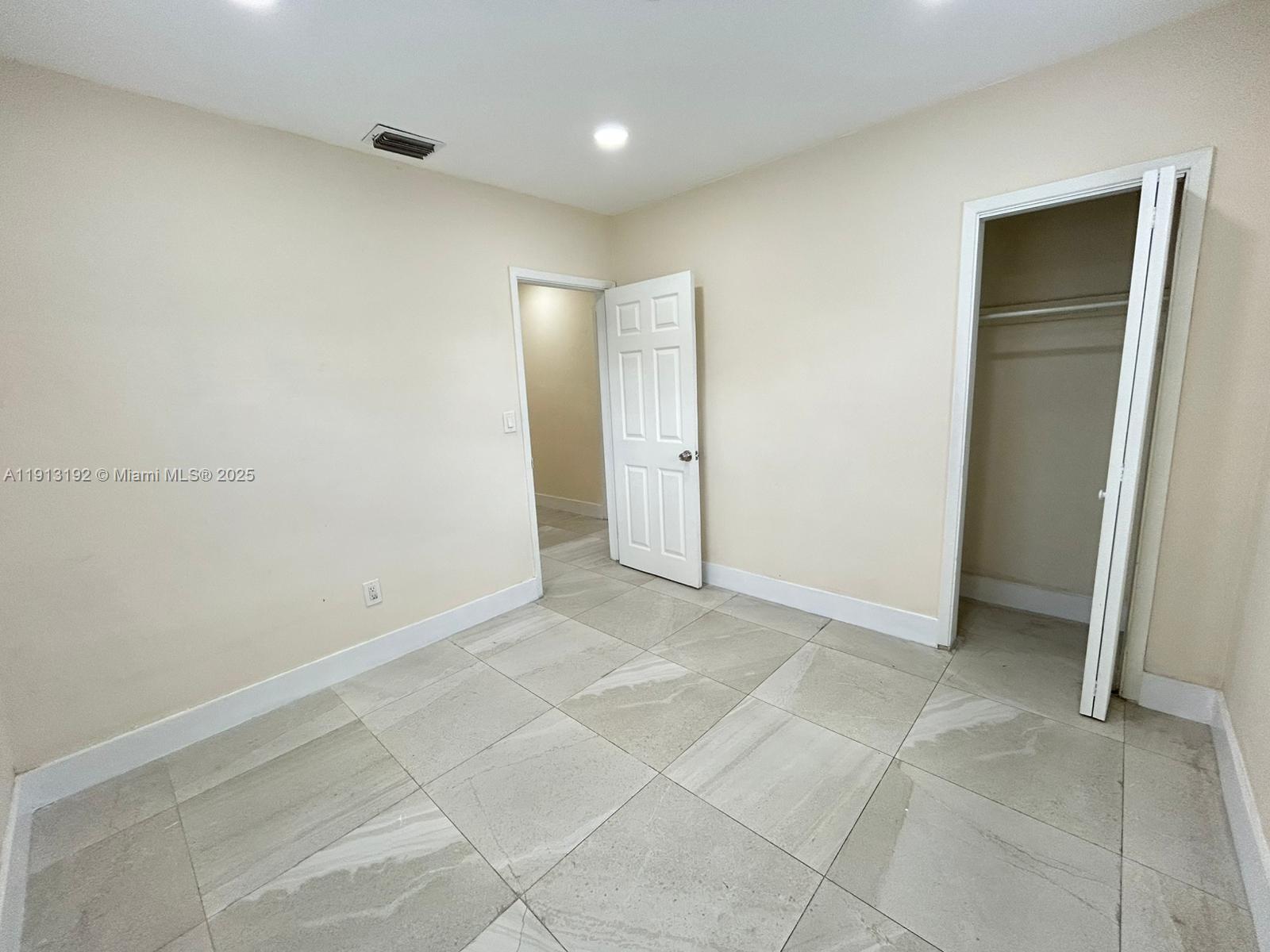 SUN-TAN VILL SEC 5 - Residential Lease