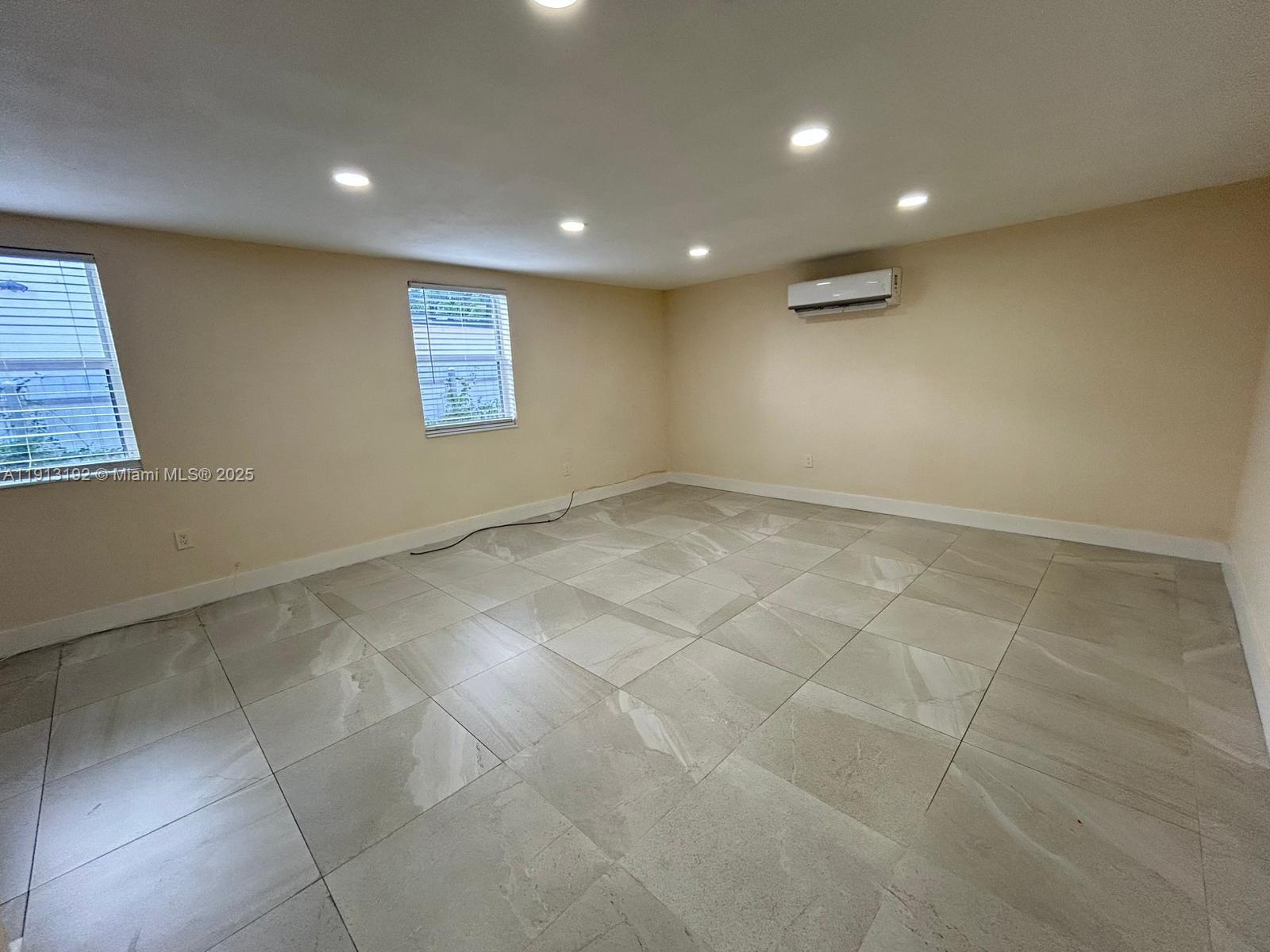 SUN-TAN VILL SEC 5 - Residential Lease