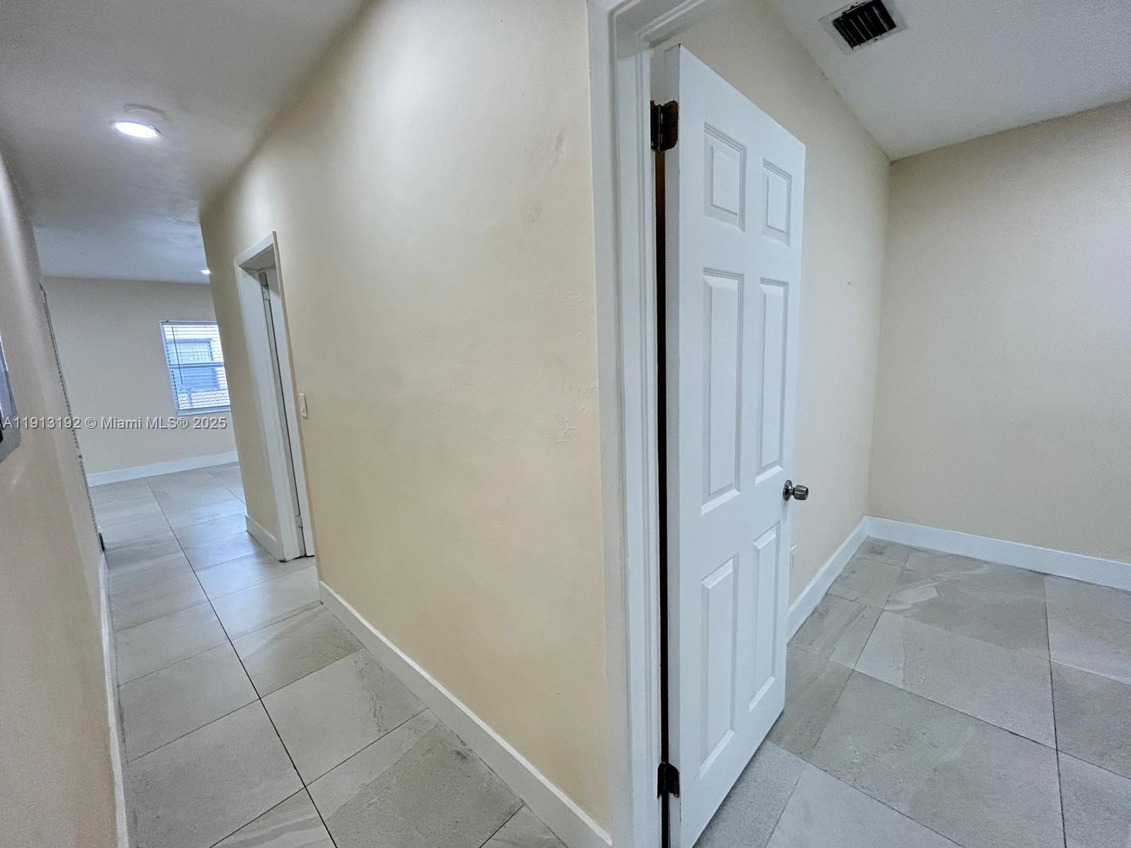 SUN-TAN VILL SEC 5 - Residential Lease