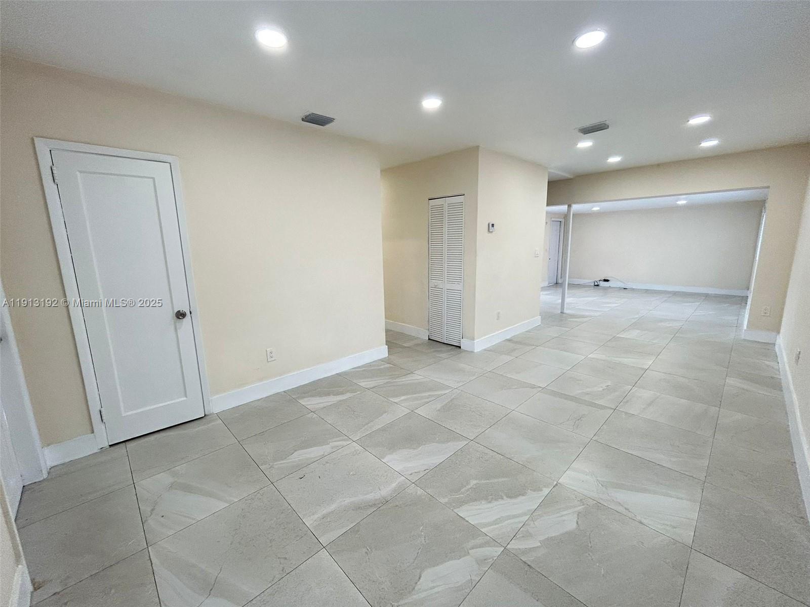 SUN-TAN VILL SEC 5 - Residential Lease