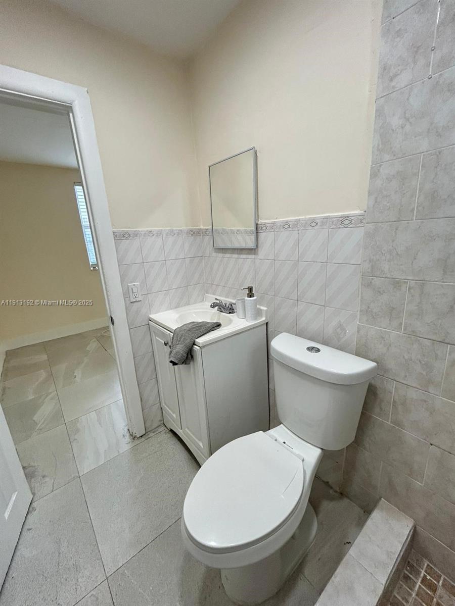 SUN-TAN VILL SEC 5 - Residential Lease