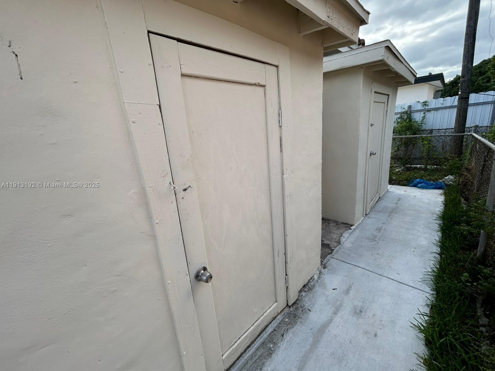 SUN-TAN VILL SEC 5 - Residential Lease