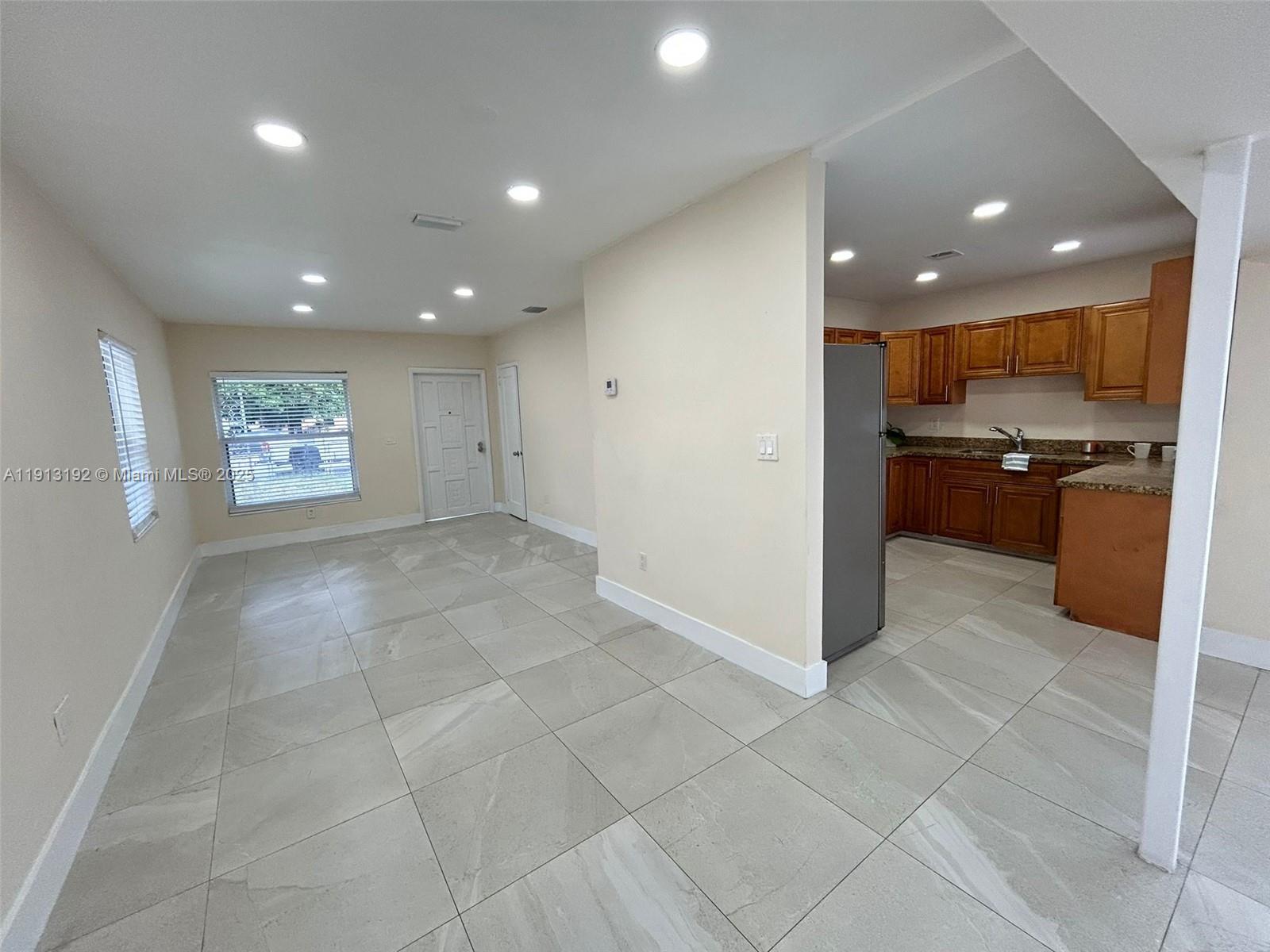 SUN-TAN VILL SEC 5 - Residential Lease