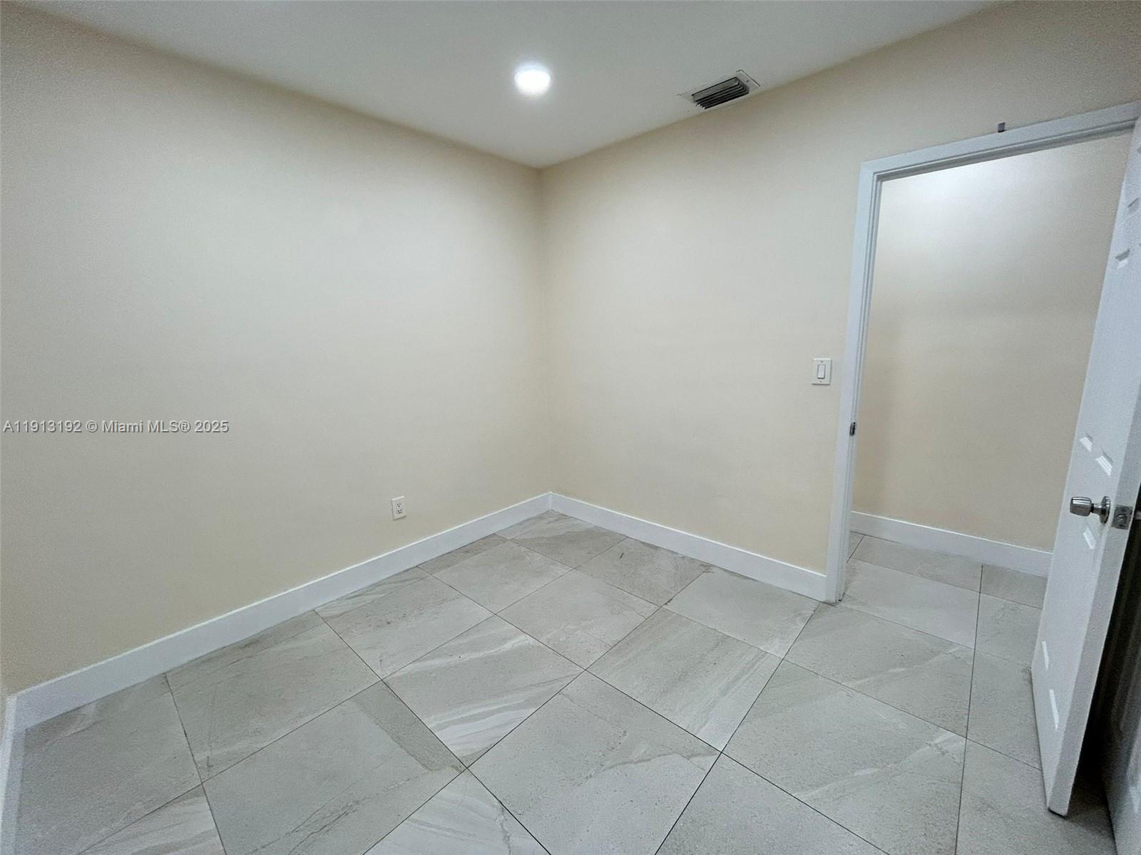 SUN-TAN VILL SEC 5 - Residential Lease