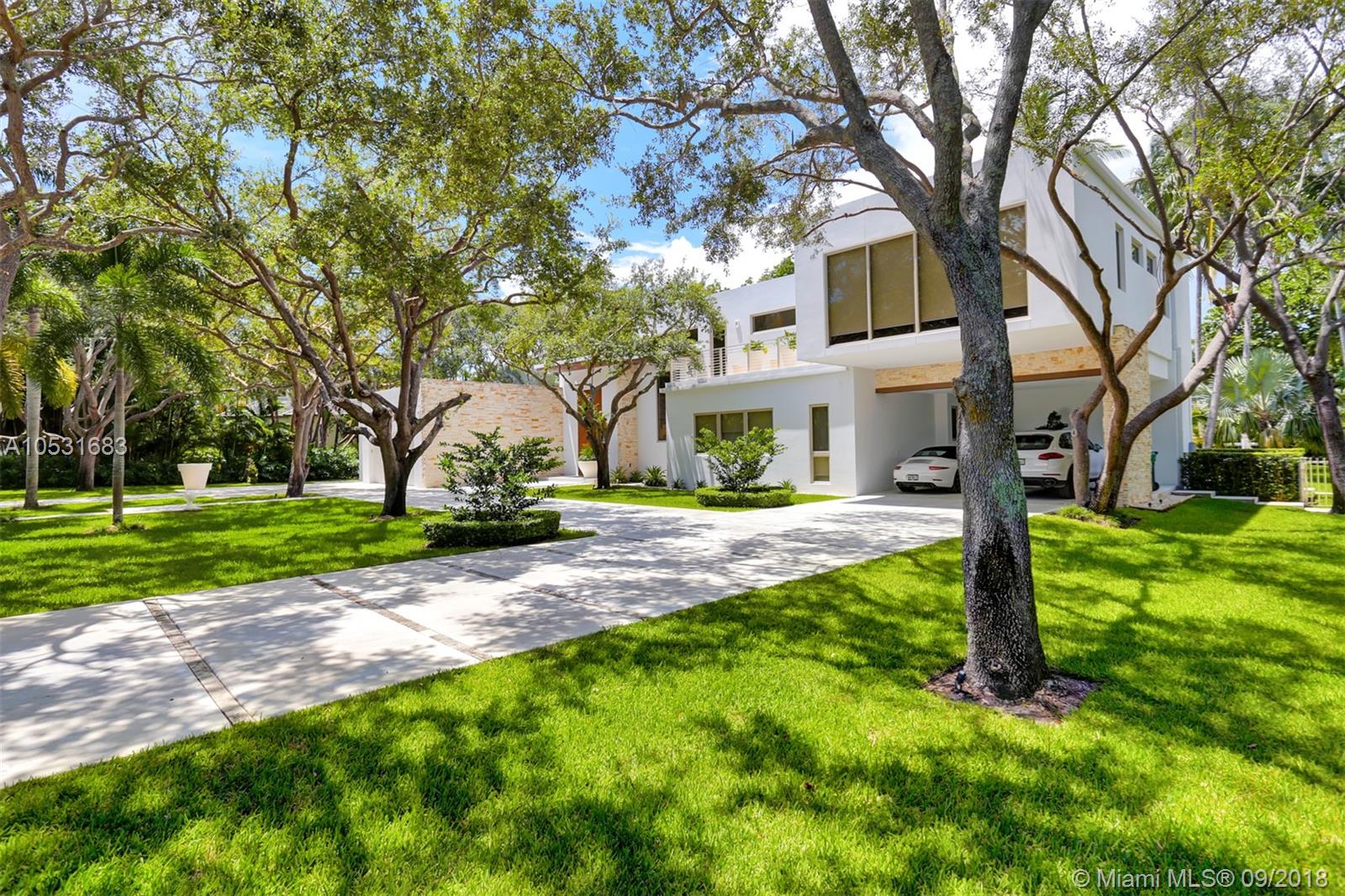 TOWN & RANCH ESTS - Residential