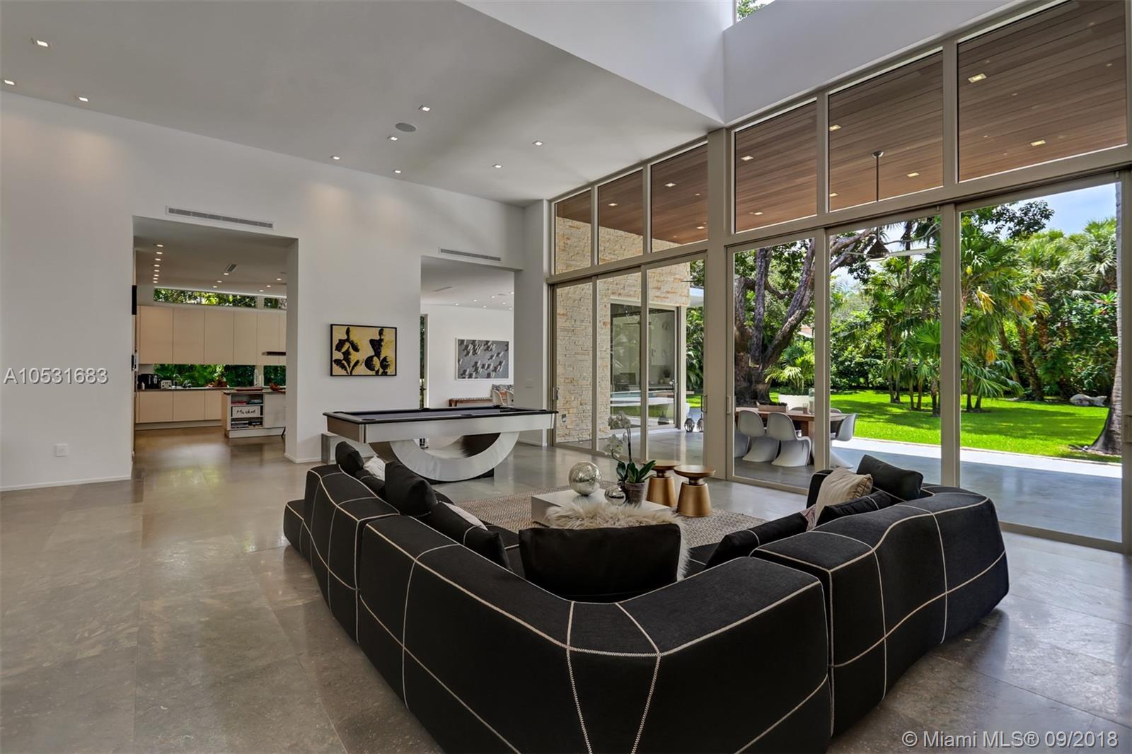 TOWN & RANCH ESTS - Residential