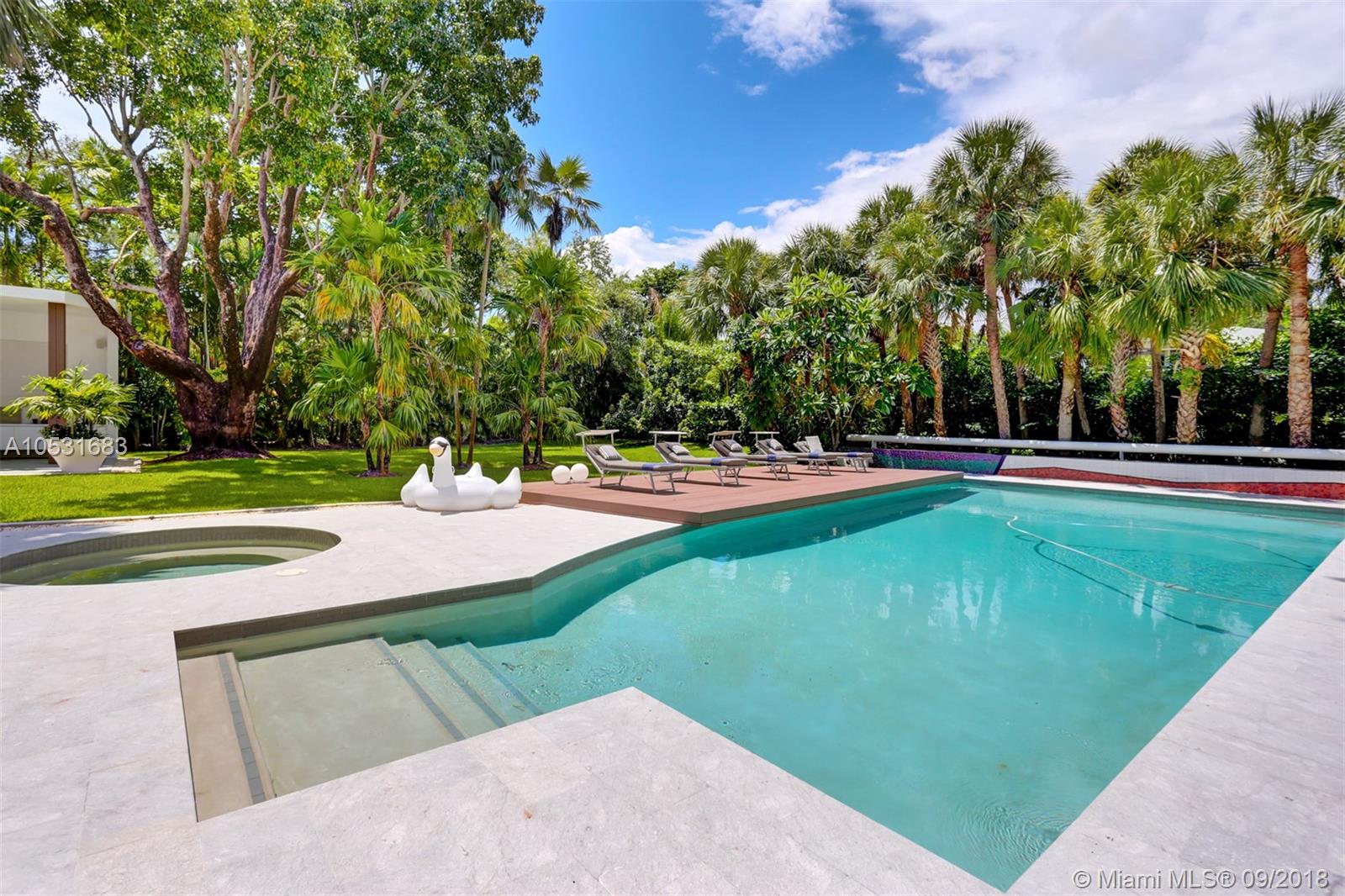 TOWN & RANCH ESTS - Residential