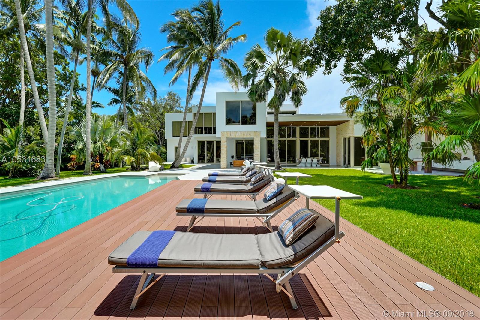 TOWN & RANCH ESTS - Residential