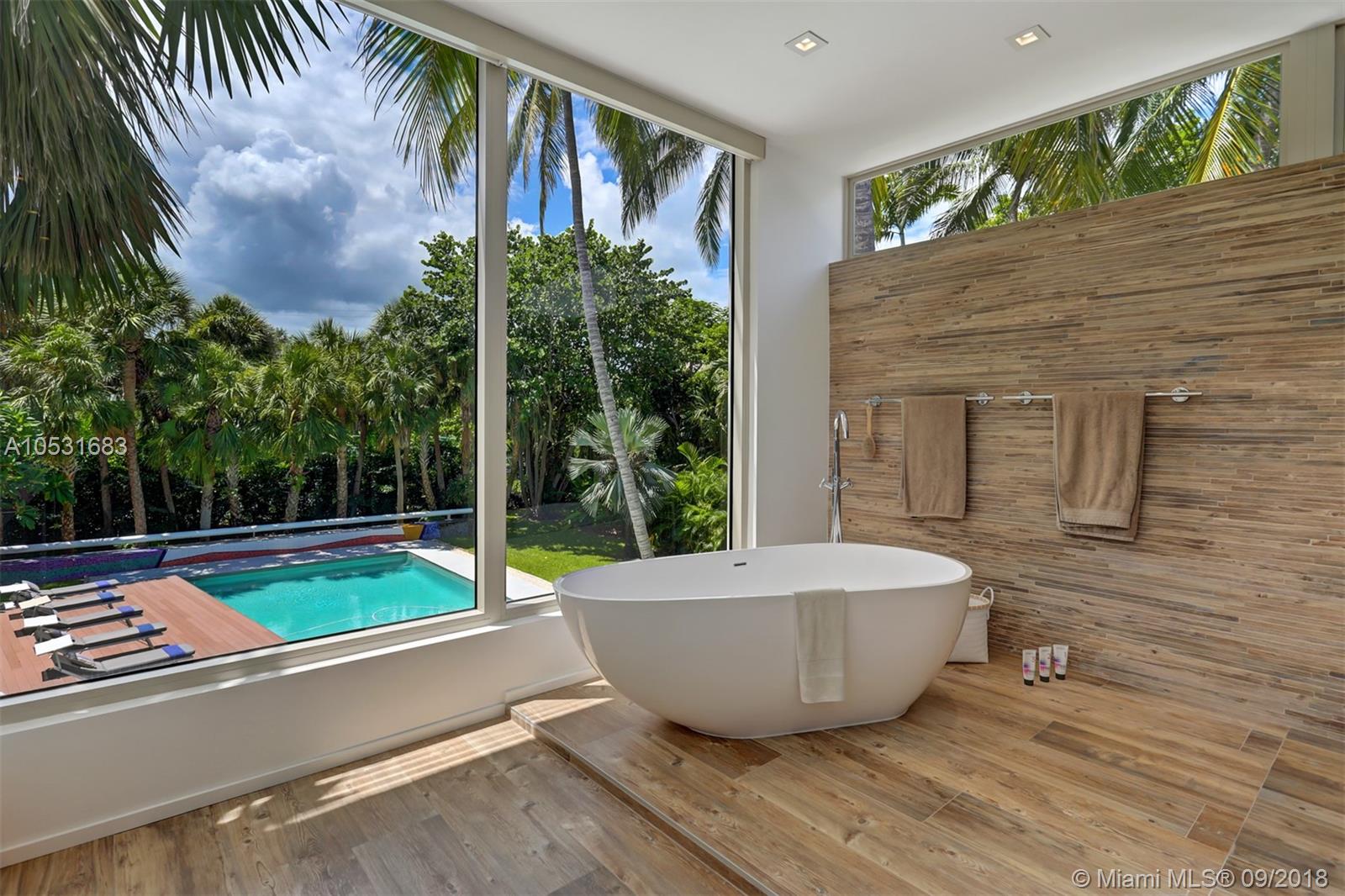 TOWN & RANCH ESTS - Residential