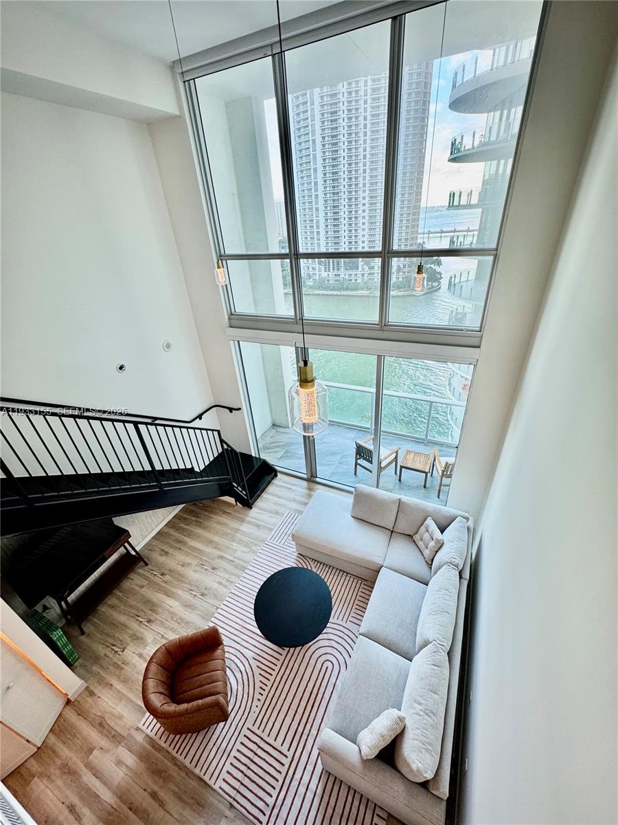 MET 1 CONDO - Residential Lease