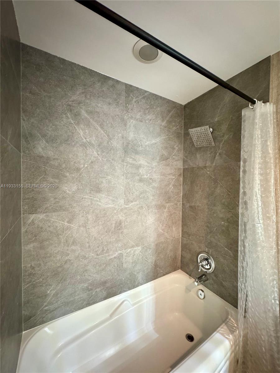 MET 1 CONDO - Residential Lease