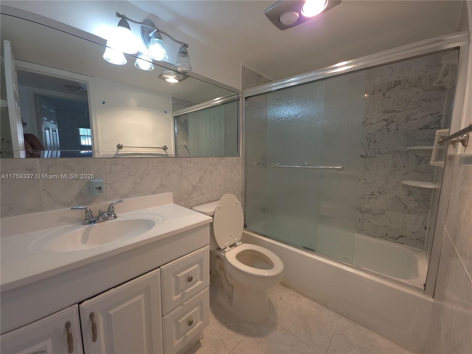 HOLLYBROOK GOLF AND - Residential