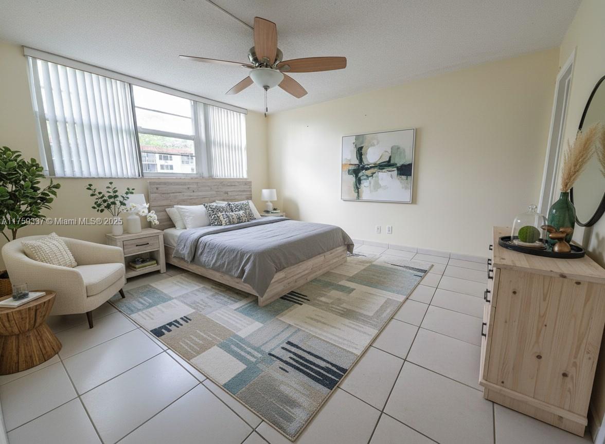 HOLLYBROOK GOLF AND - Residential