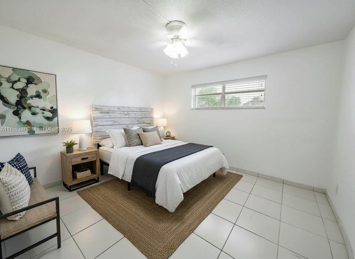 HOLLYBROOK GOLF AND - Residential