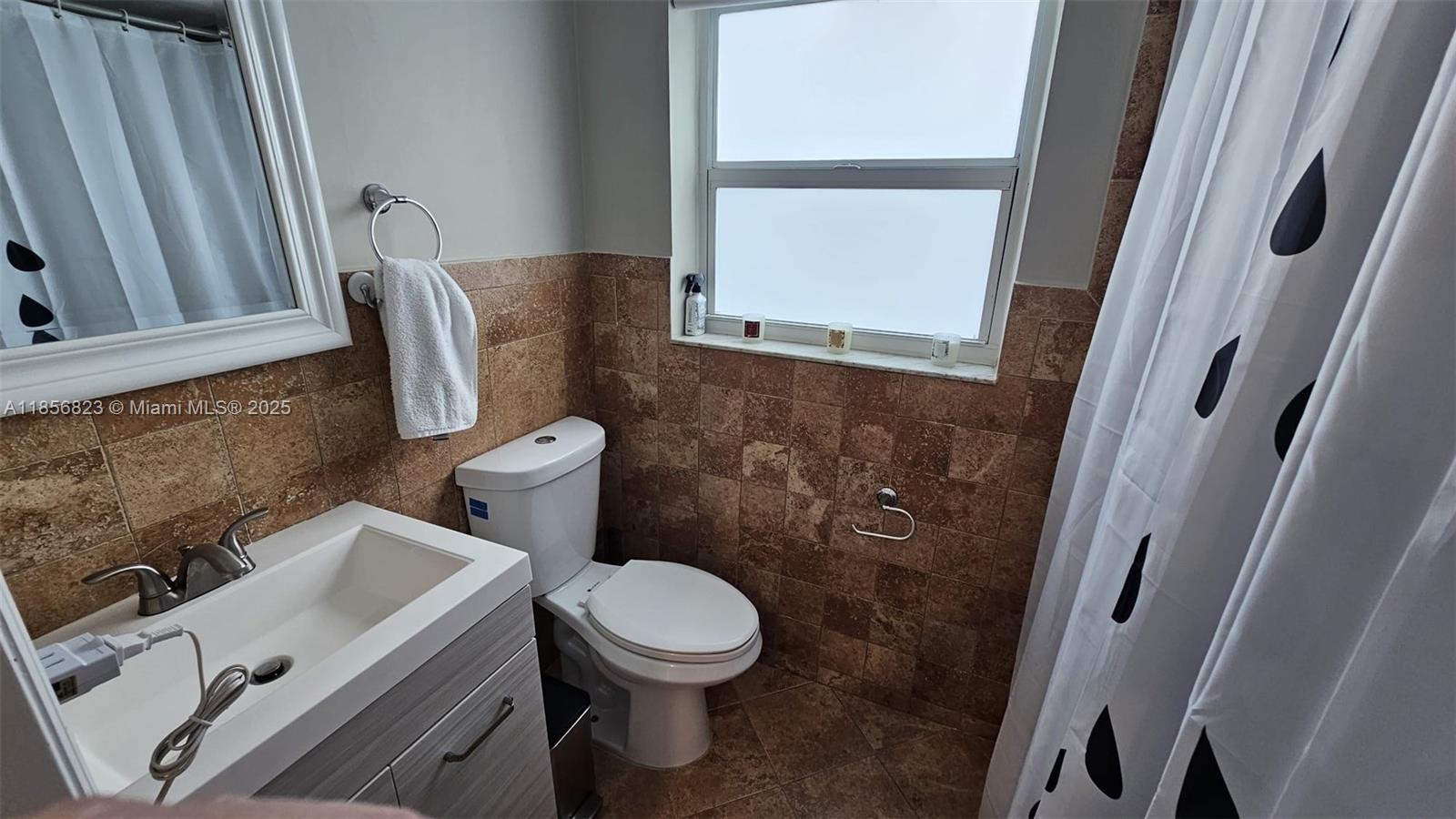 LIDO BAY - Residential Lease