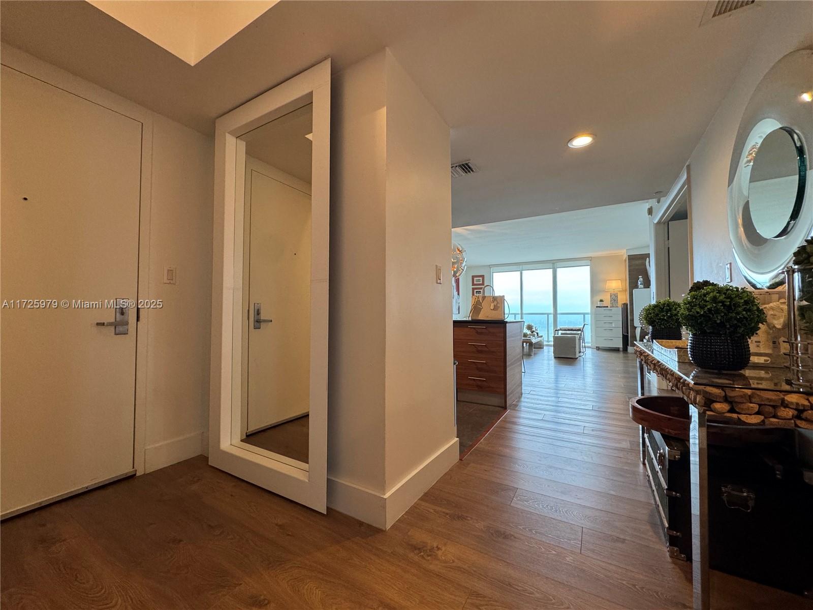 50 BISCAYNE CONDO - Residential