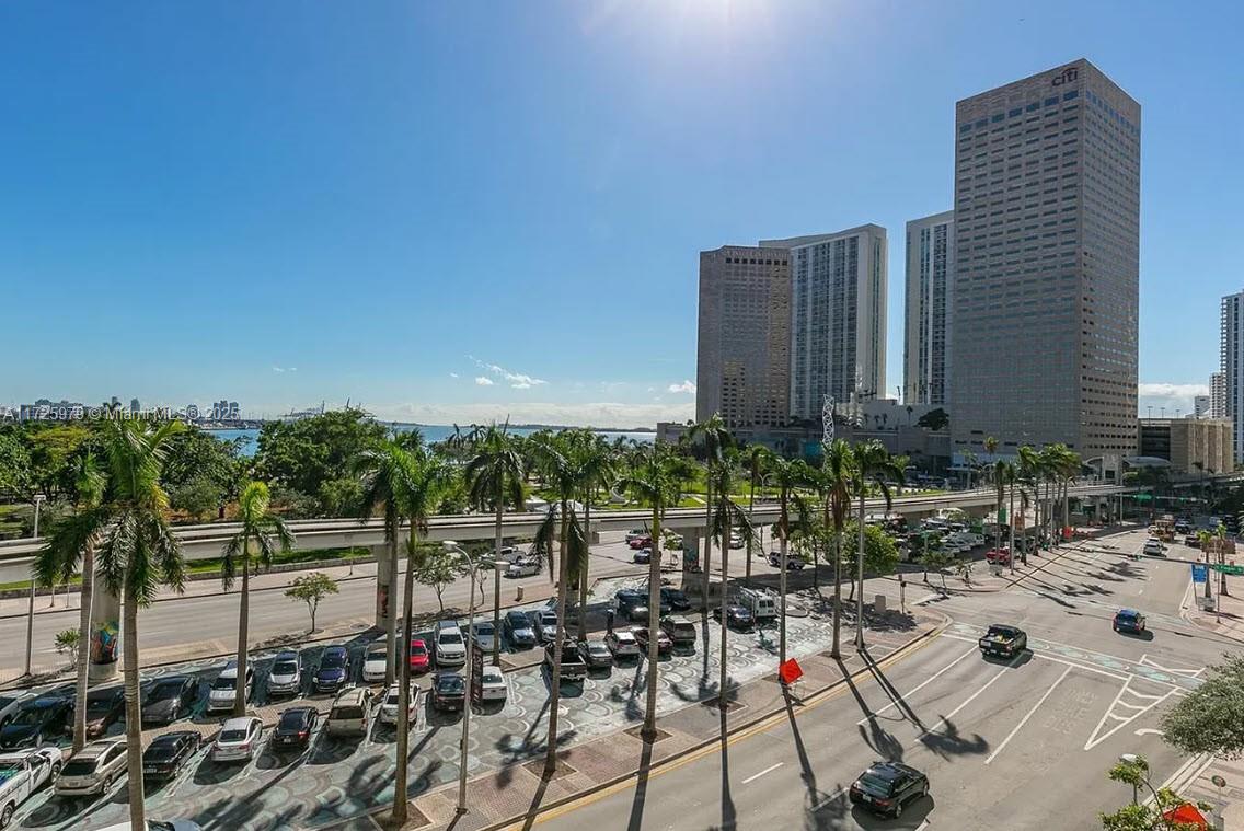 50 BISCAYNE CONDO - Residential