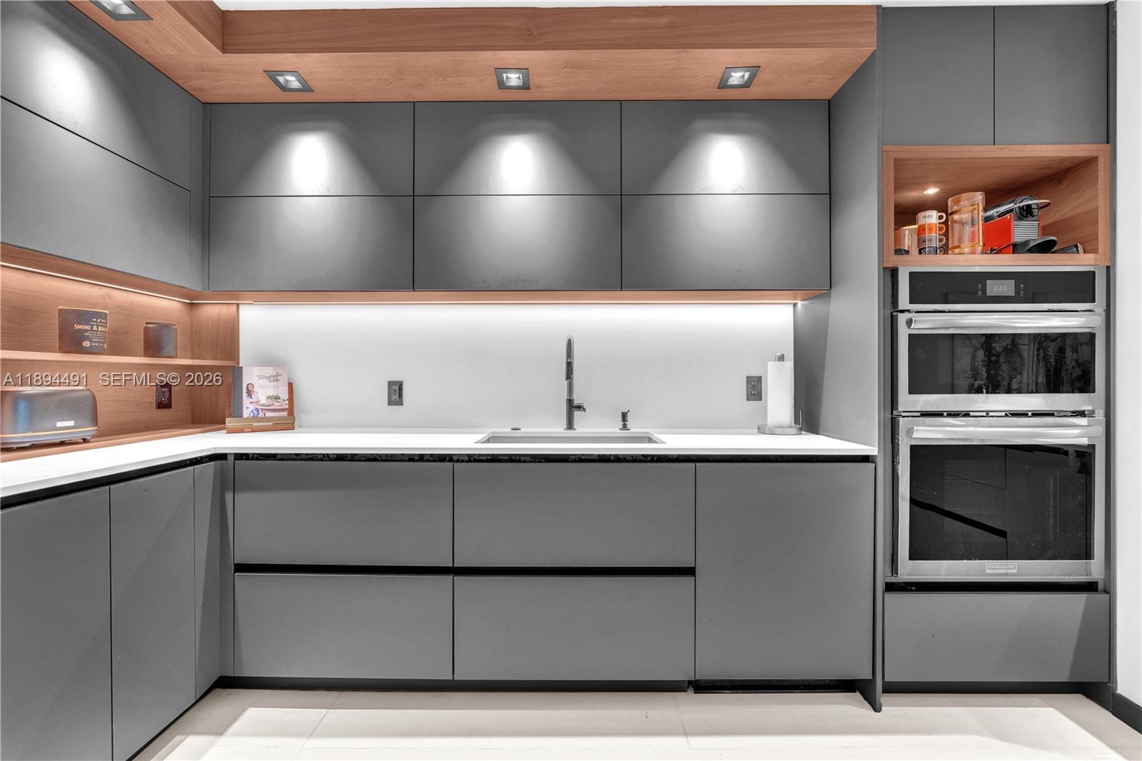 ARLEN HOUSE EAST CONDO - Residential