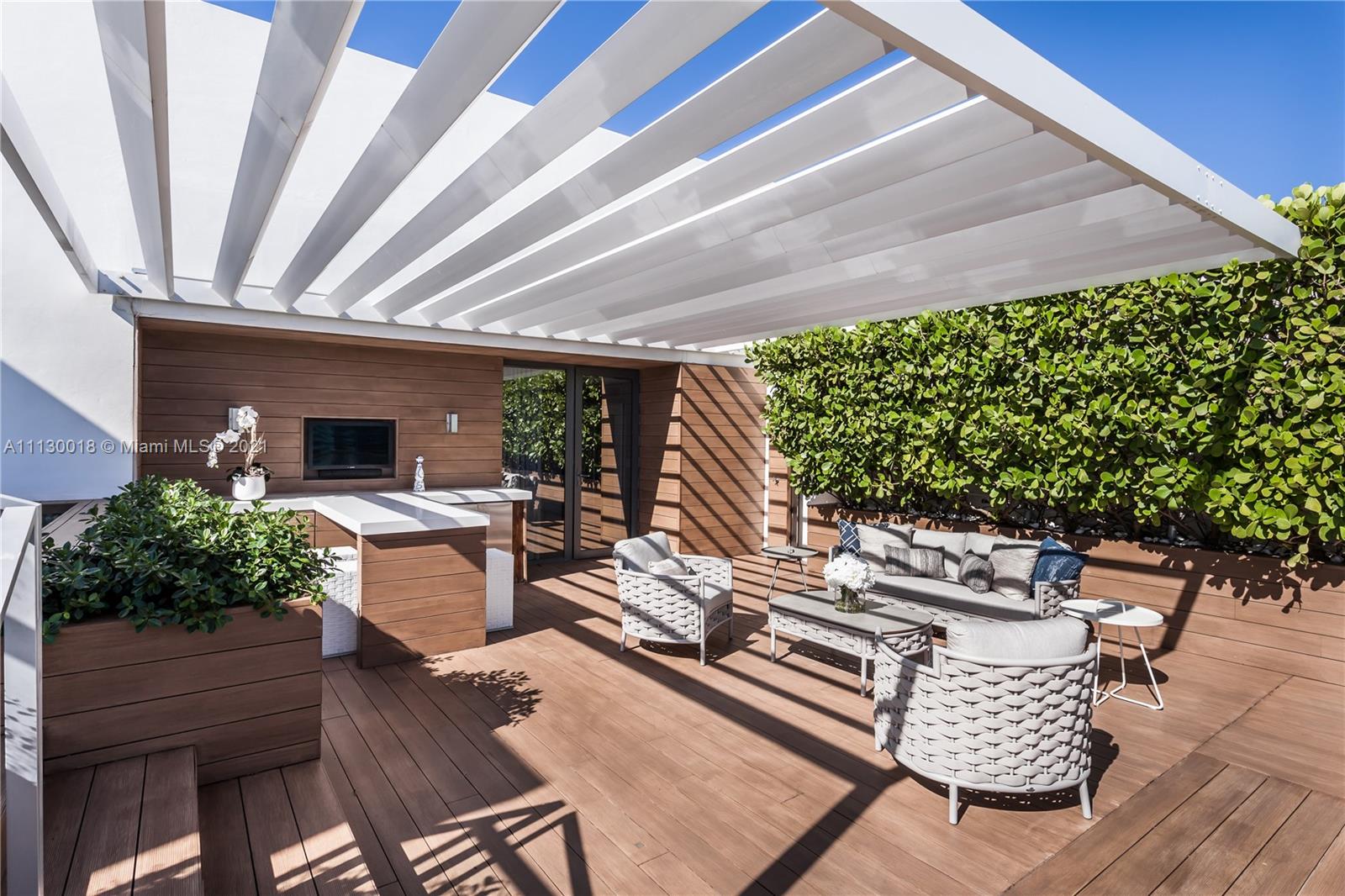 2201 COLLINS AVE CONDO - Residential