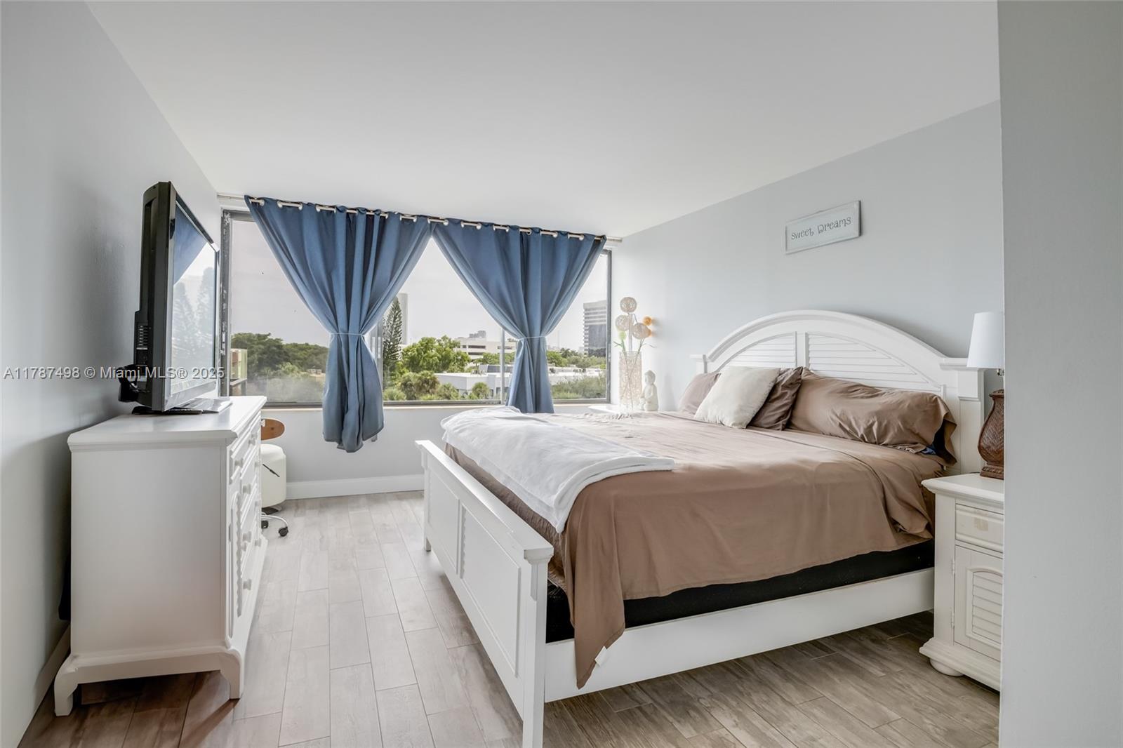 Yorktown Condo - Residential