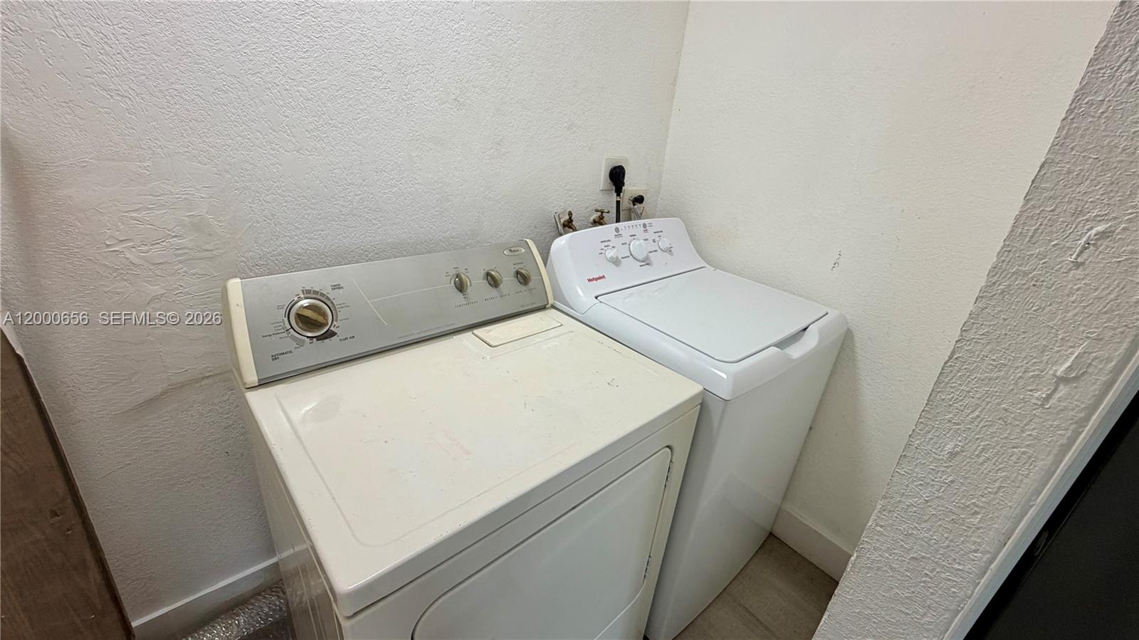 BUENA VISTA GARDENS - Residential Lease