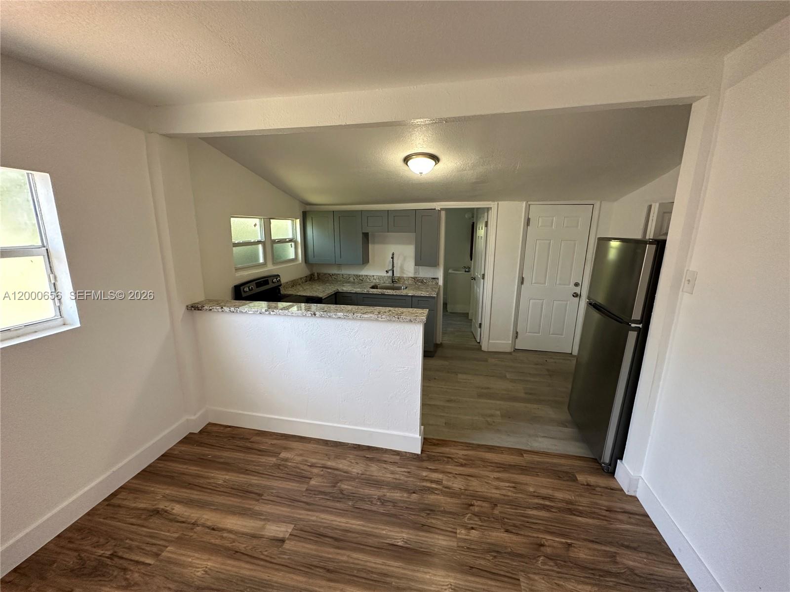 BUENA VISTA GARDENS - Residential Lease