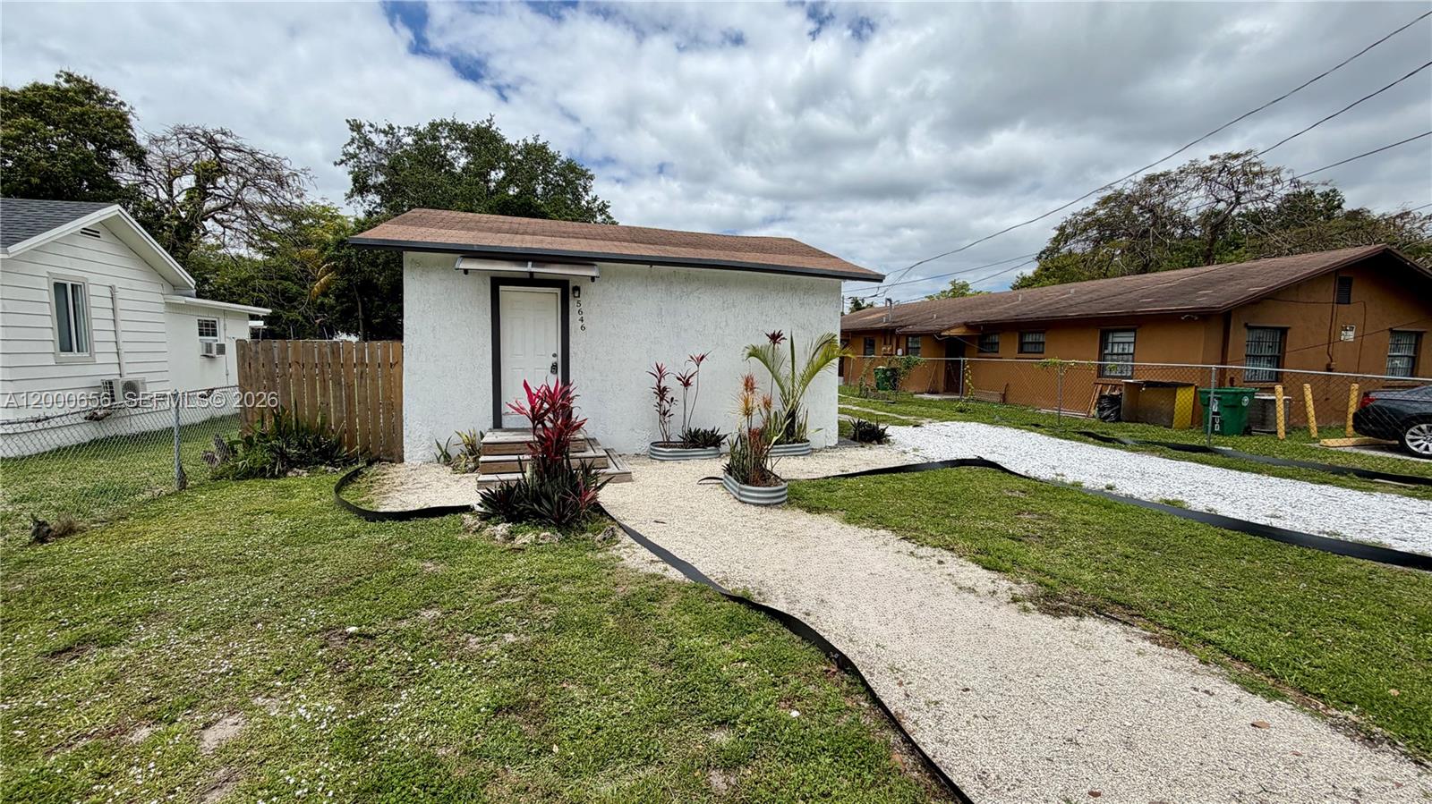 BUENA VISTA GARDENS - Residential Lease