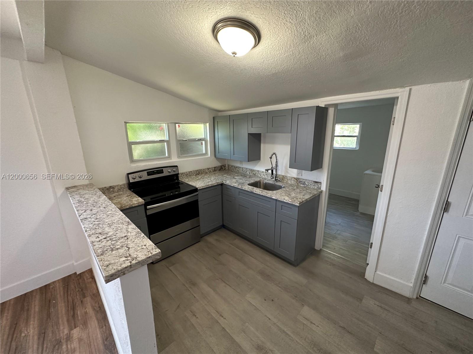 BUENA VISTA GARDENS - Residential Lease