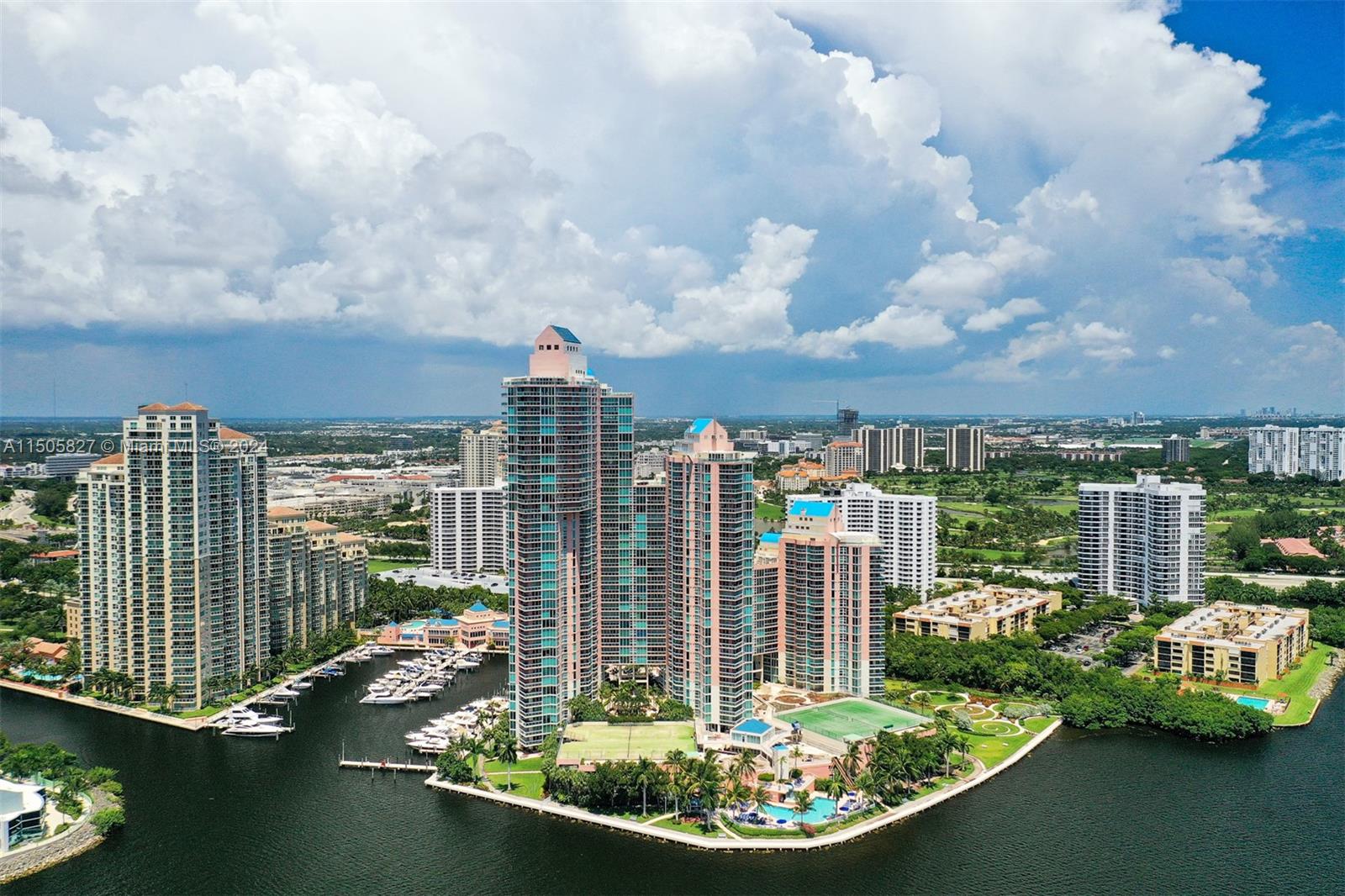 Spacious unit in Hidden Bay Condo, available for annual rent. 3bds/3baths, open kitchen, large balcony, walk-in closets. Complex situated  in the heart of Aventura, on the bay, minutes from the mall, beach and shopping plazas. Beautiful grounds, with private park, marina, clubhouse, tennis courts, gym, etc.