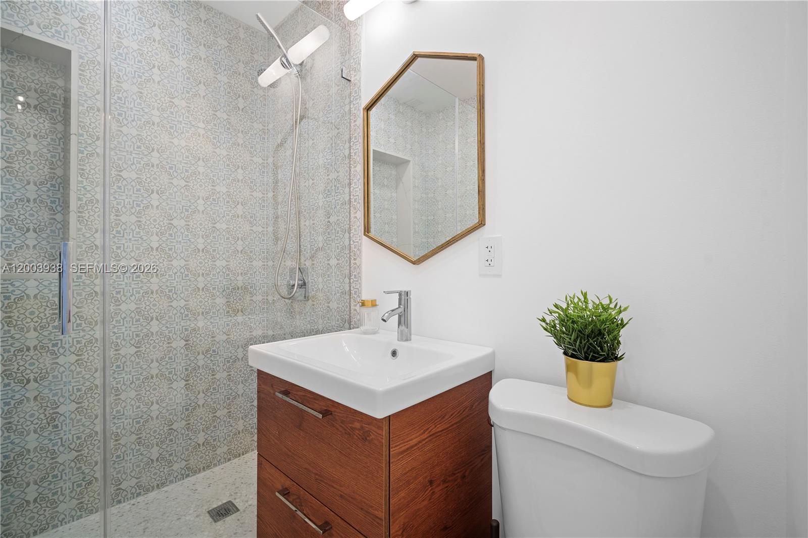 DIXIE GARDENS - Residential