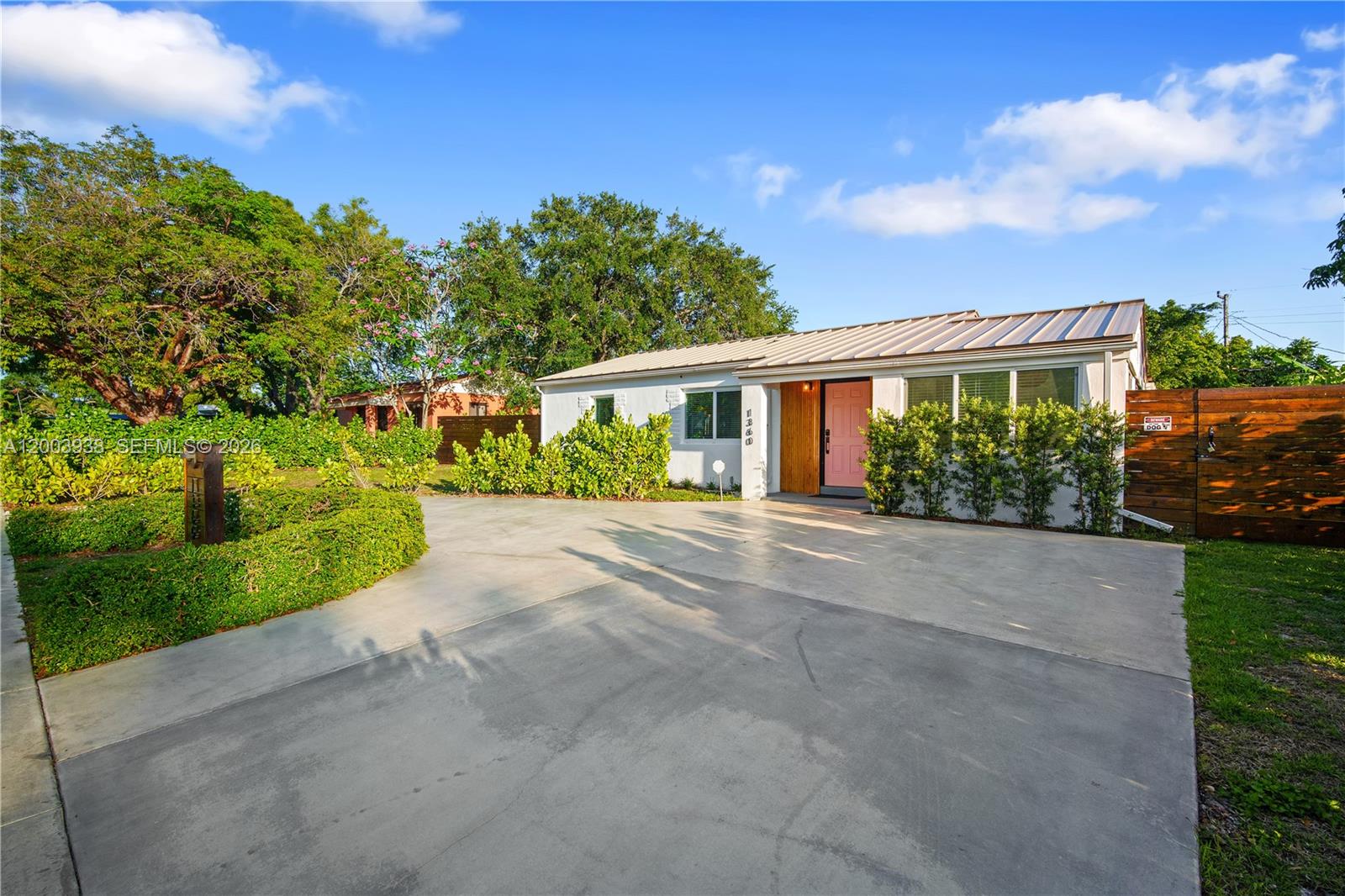 DIXIE GARDENS - Residential