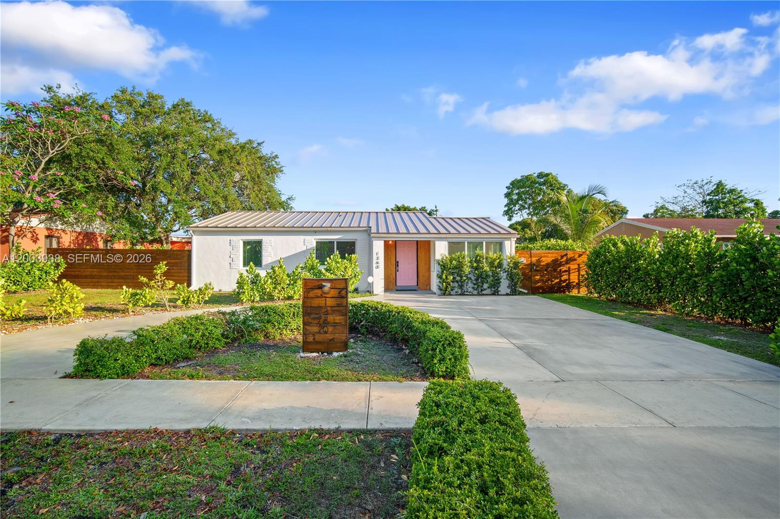 DIXIE GARDENS - Residential