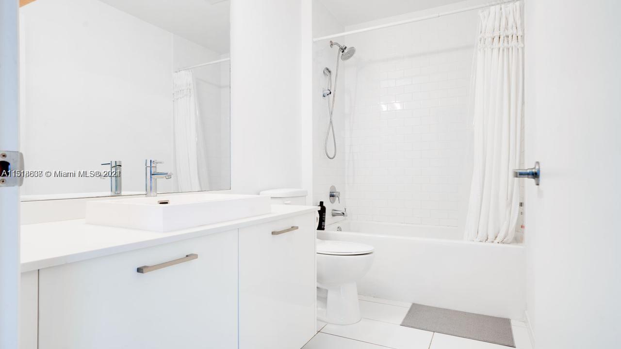 CENTRO CONDO - Residential Lease