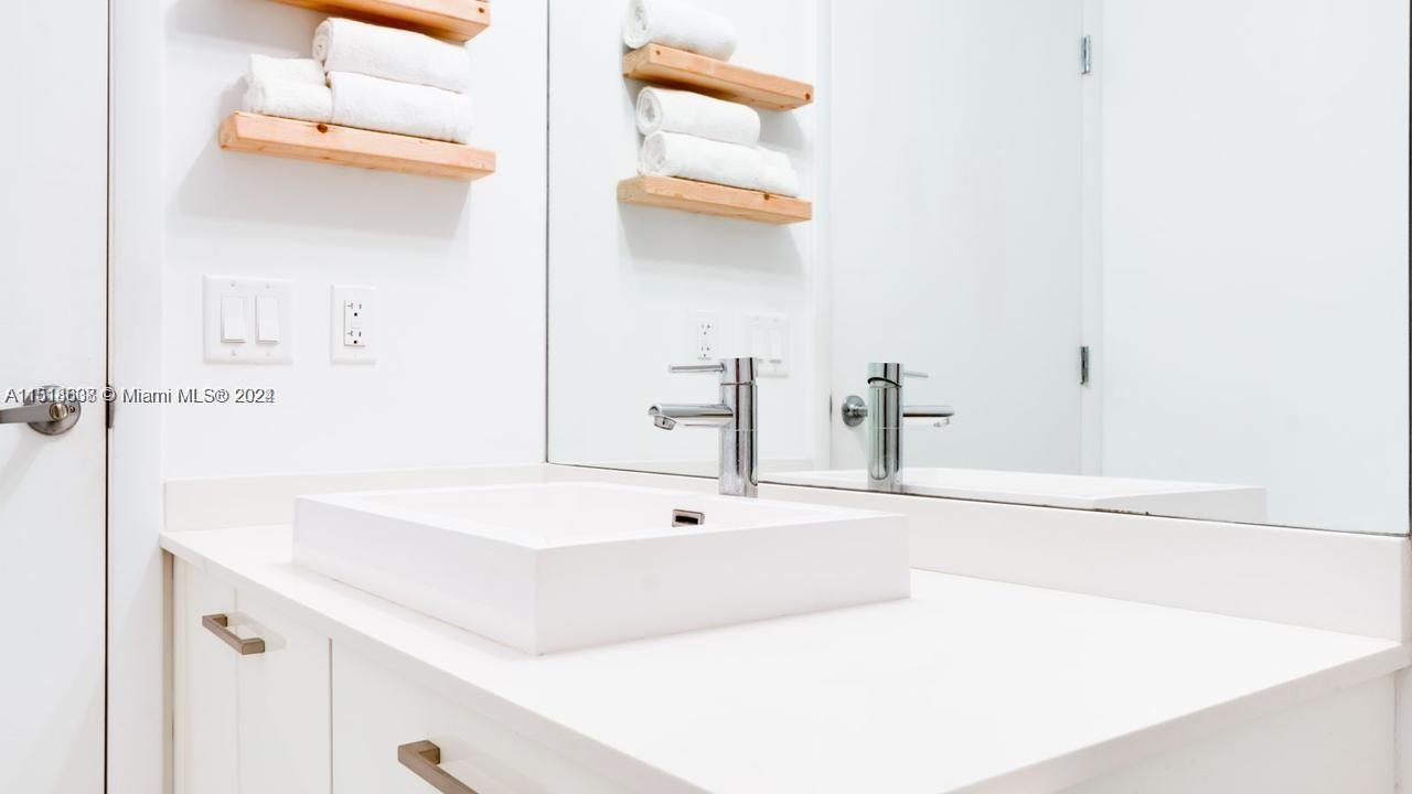 CENTRO CONDO - Residential Lease