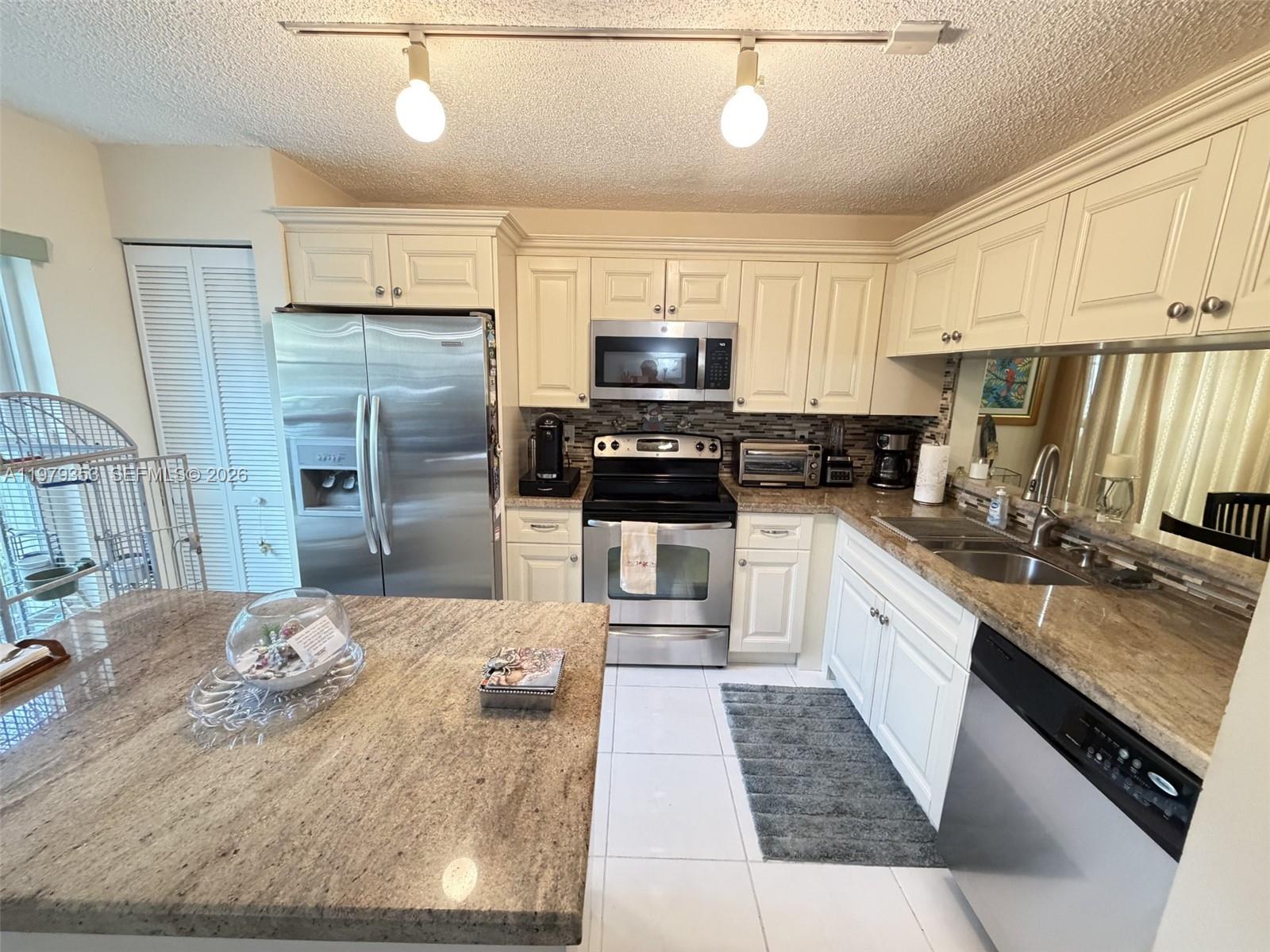 KENSINGTON SOUTH - Residential