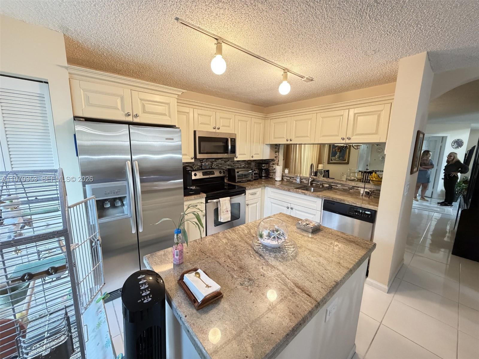 KENSINGTON SOUTH - Residential