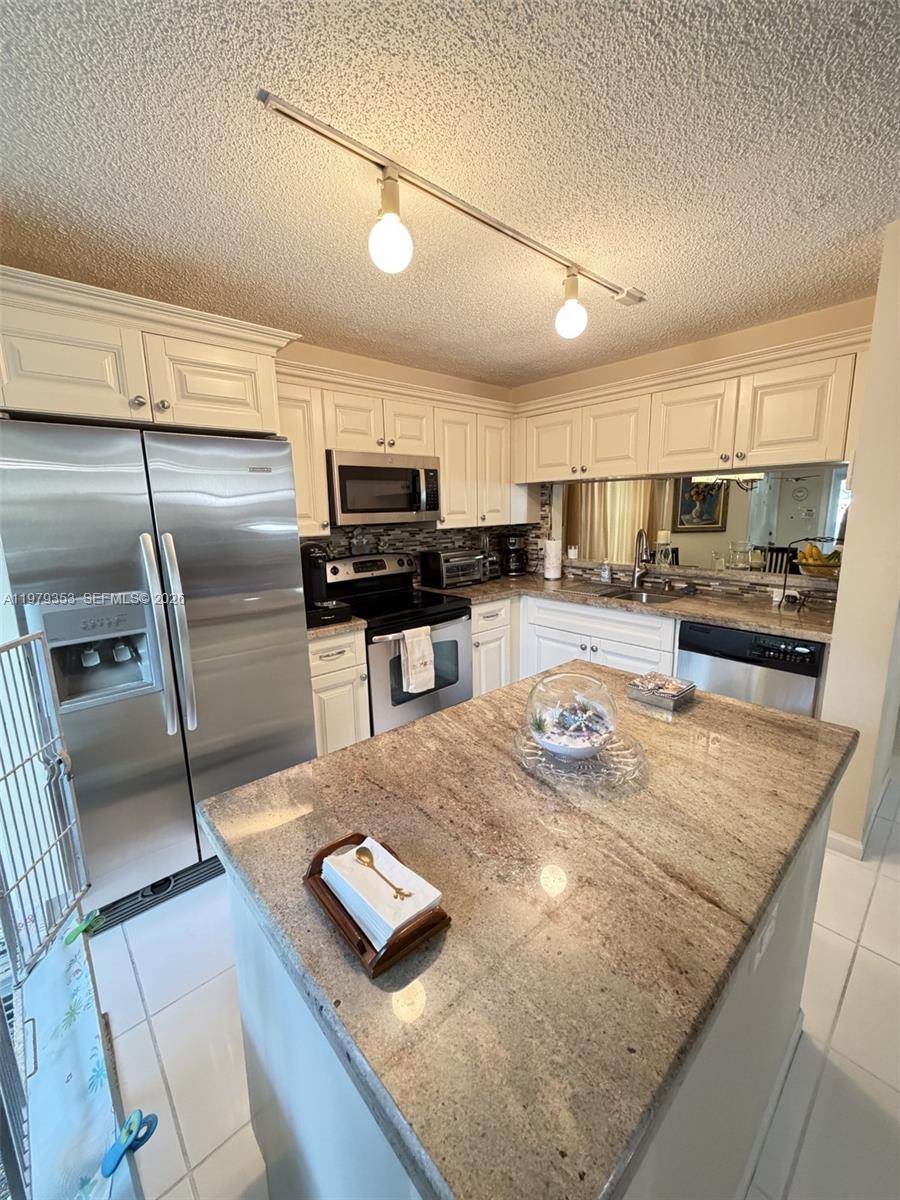 KENSINGTON SOUTH - Residential