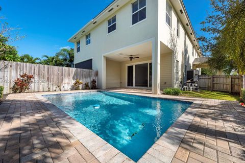 Photo of 1031 NE 13th Ave, Fort Lauderdale, FL 33304 (MLS # A12014544)